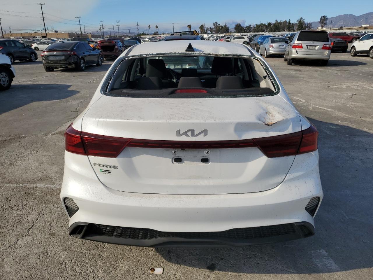 2022 Kia Forte - Image 6