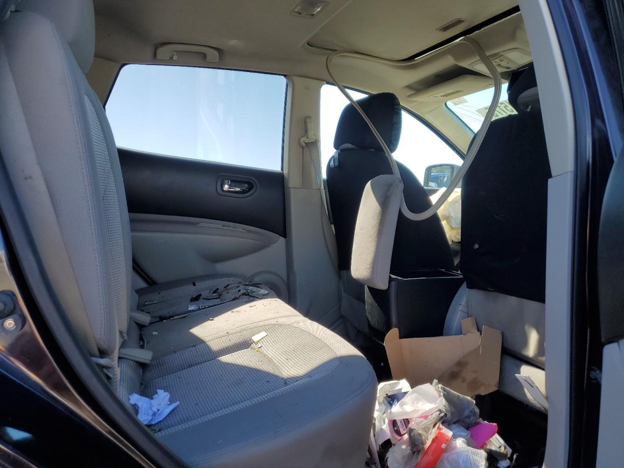 2012 Nissan Rogue - Image 11