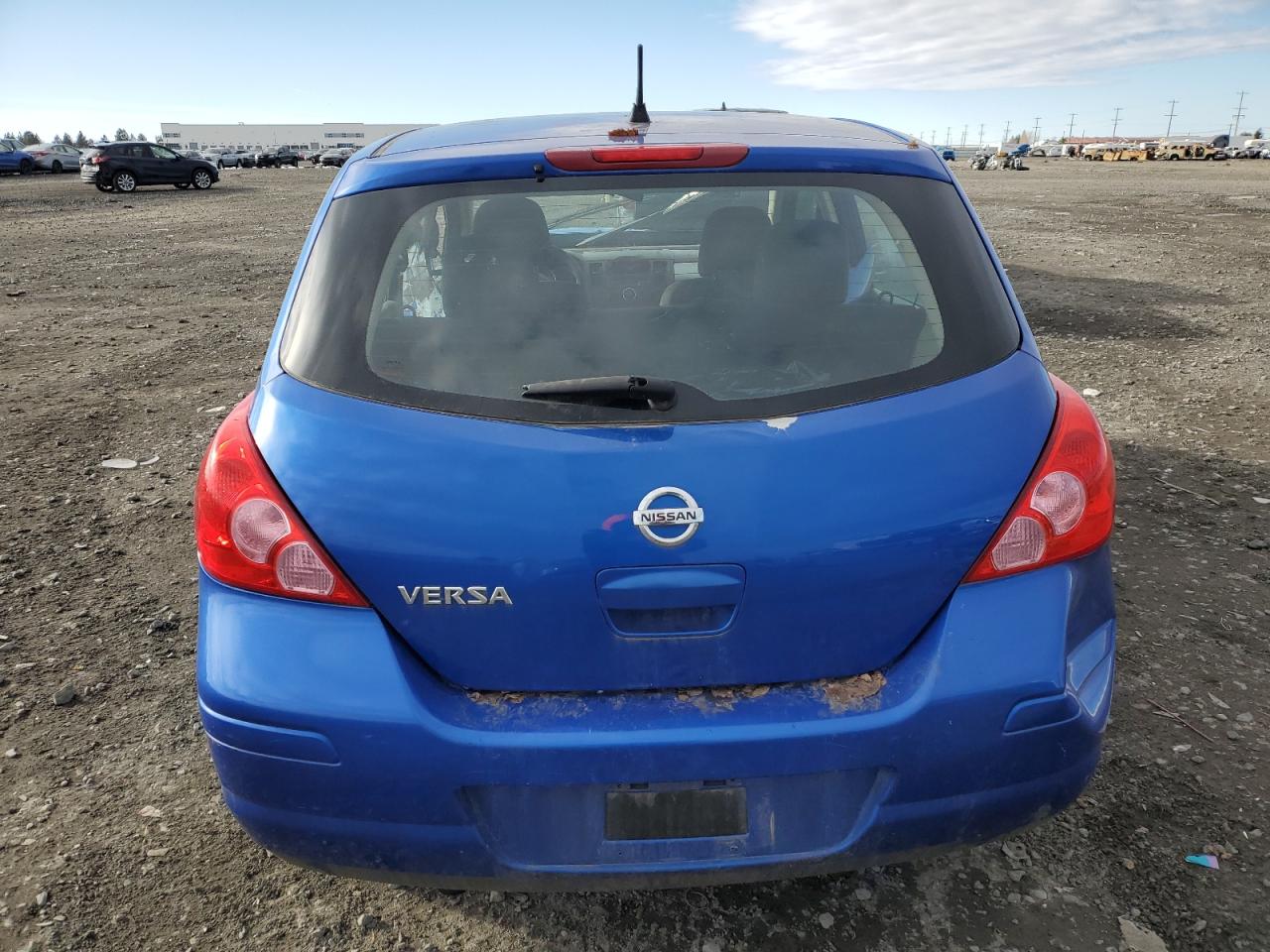 2011 Nissan Versa - Image 6
