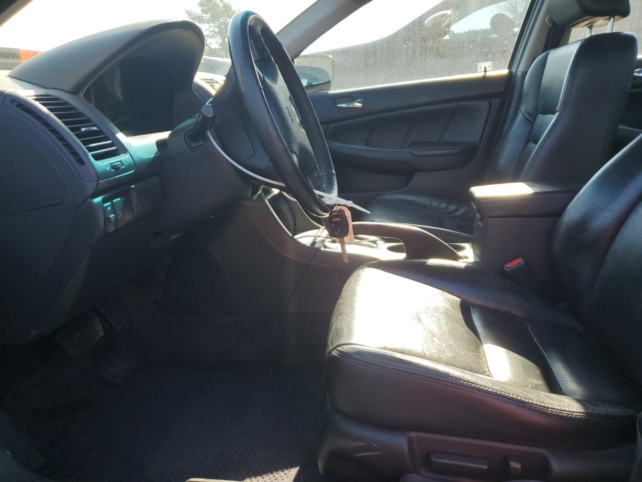 2004 Honda Accord - Image 7