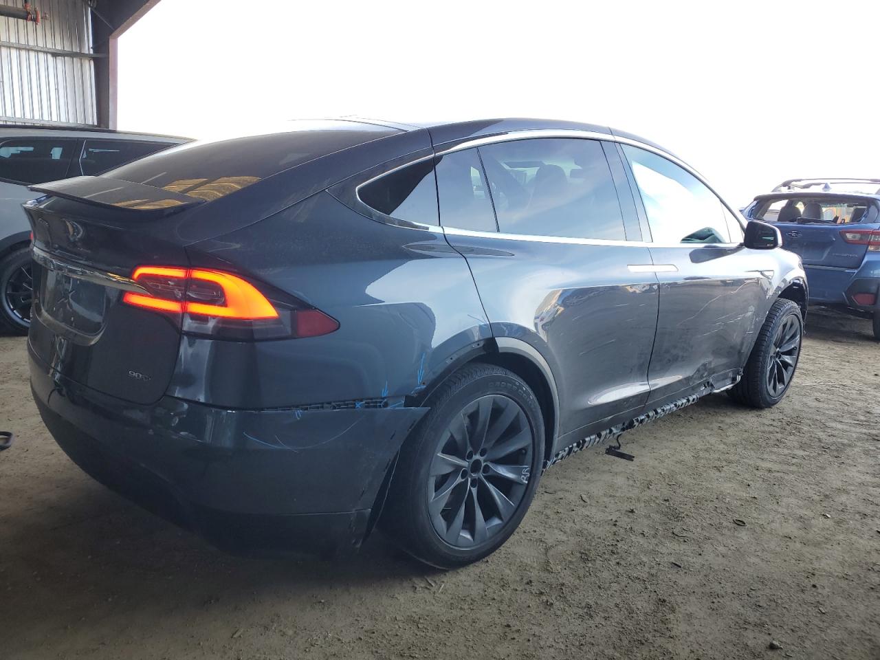 VIN 5YJXCAE28GF000815 2016 TESLA MODEL X no.3