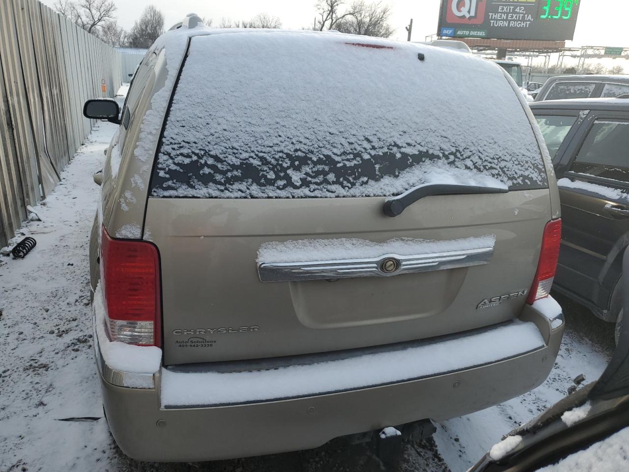 2009 Chrysler Aspen - Image 6