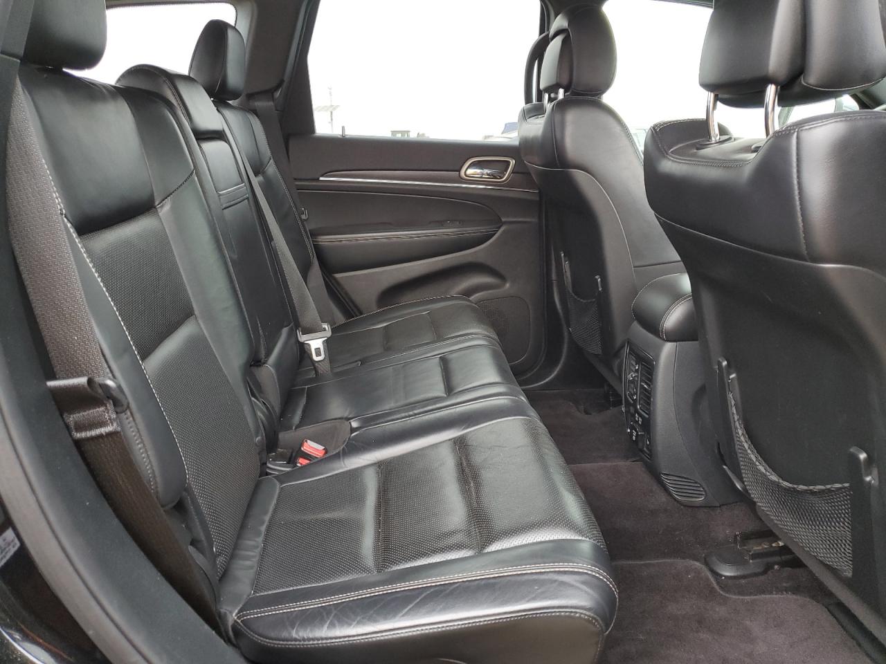 2017 Jeep Grand Cherokee - Image 11
