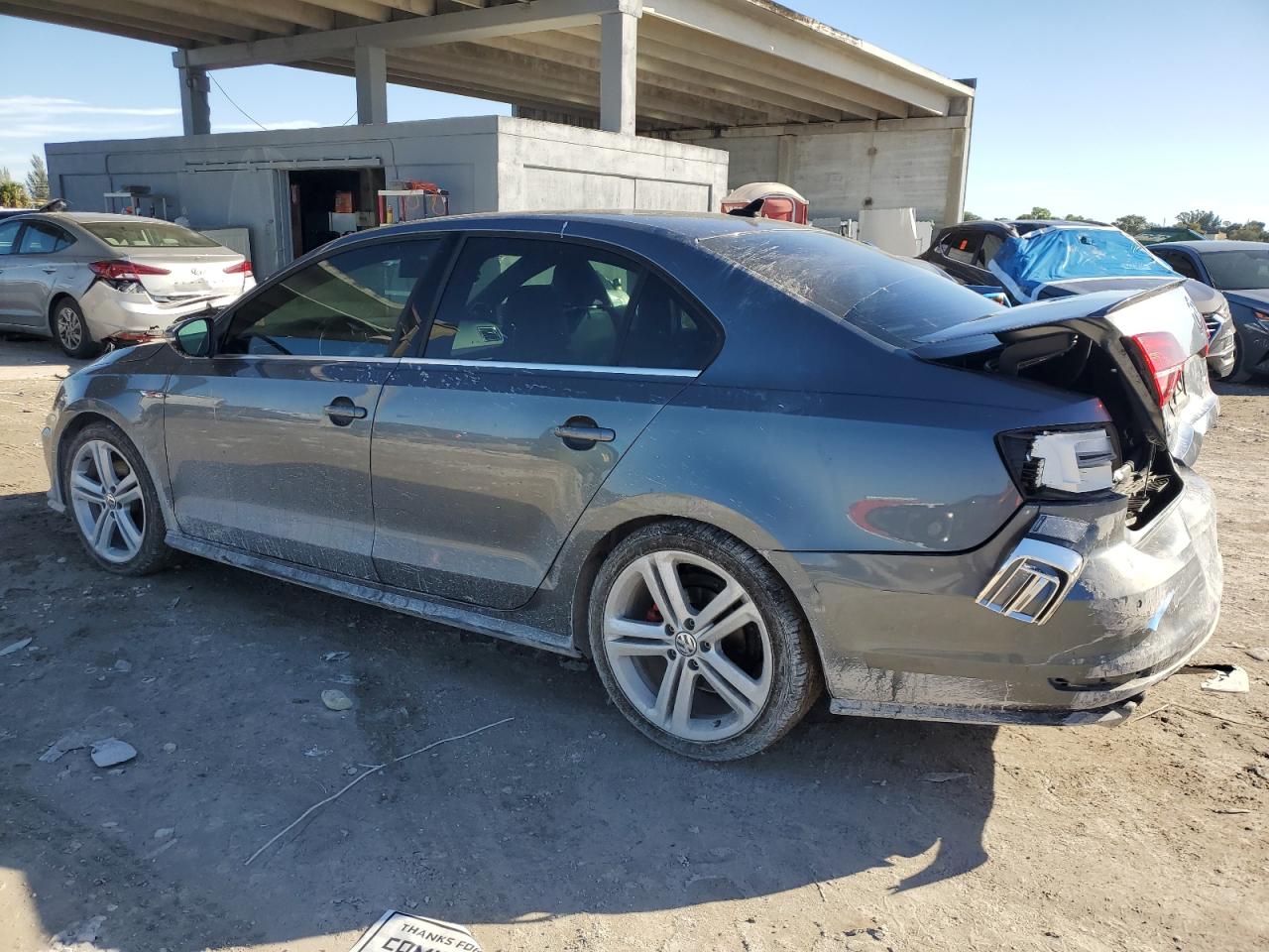 2016 Volkswagen Jetta - Image 2