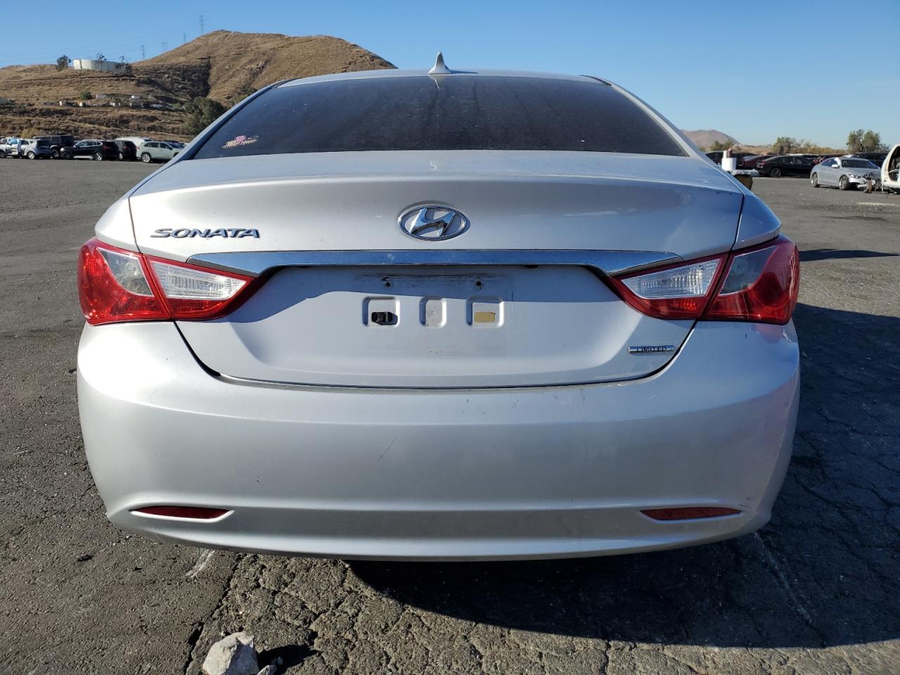 2011 Hyundai Sonata - Image 6