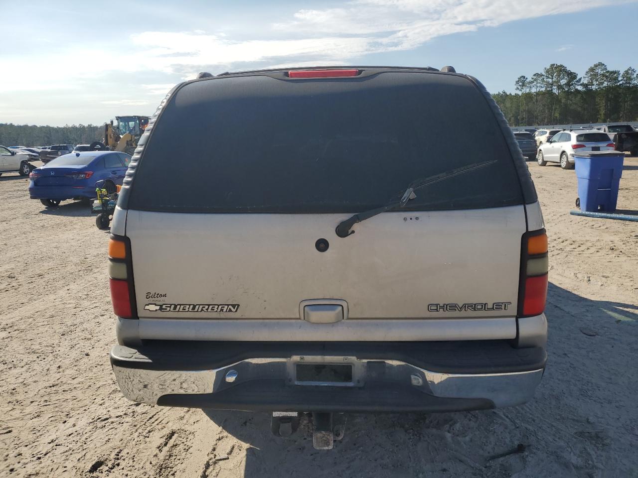2005 Chevrolet Suburban - Image 6