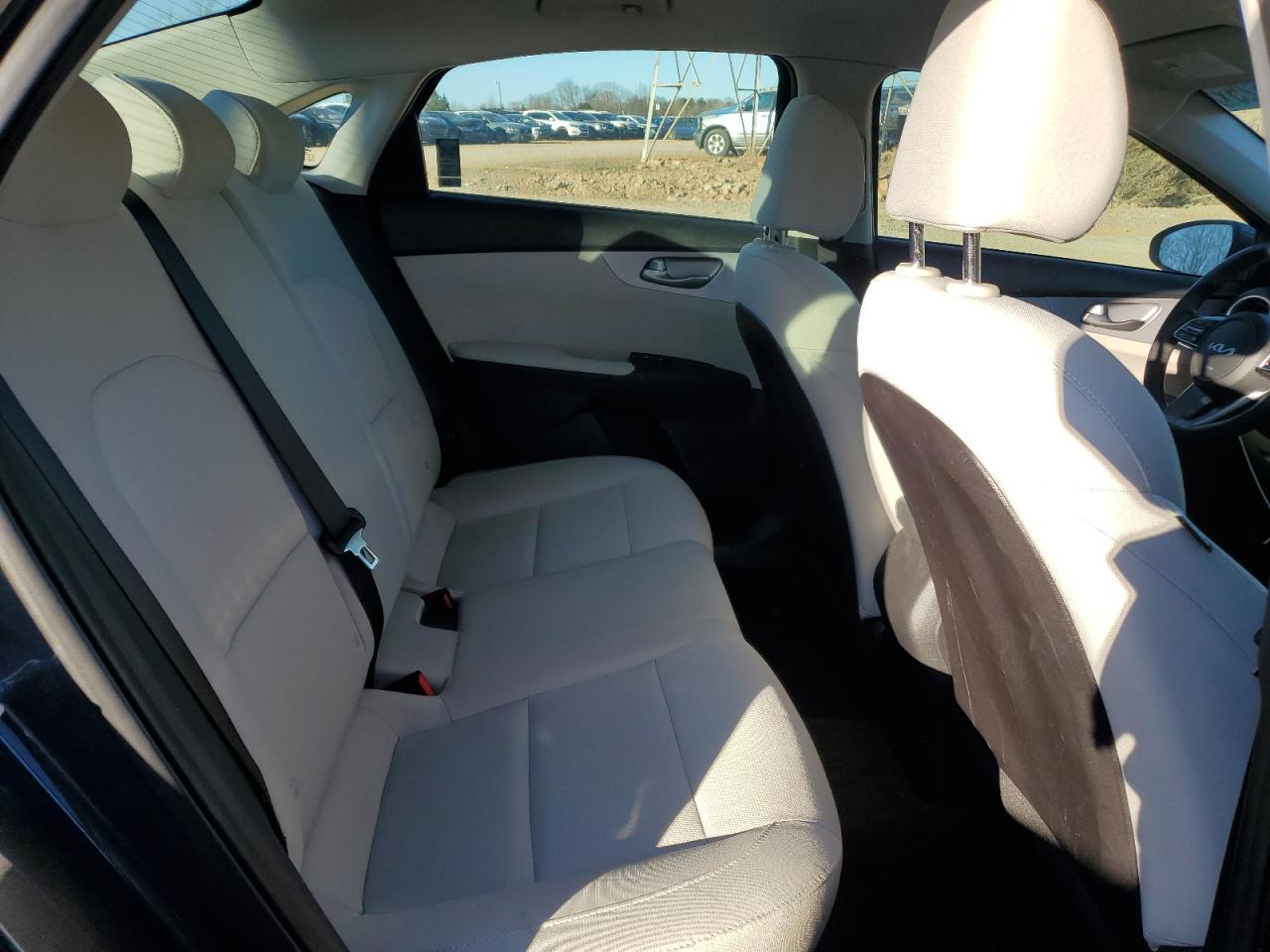 2022 Kia Forte - Image 11