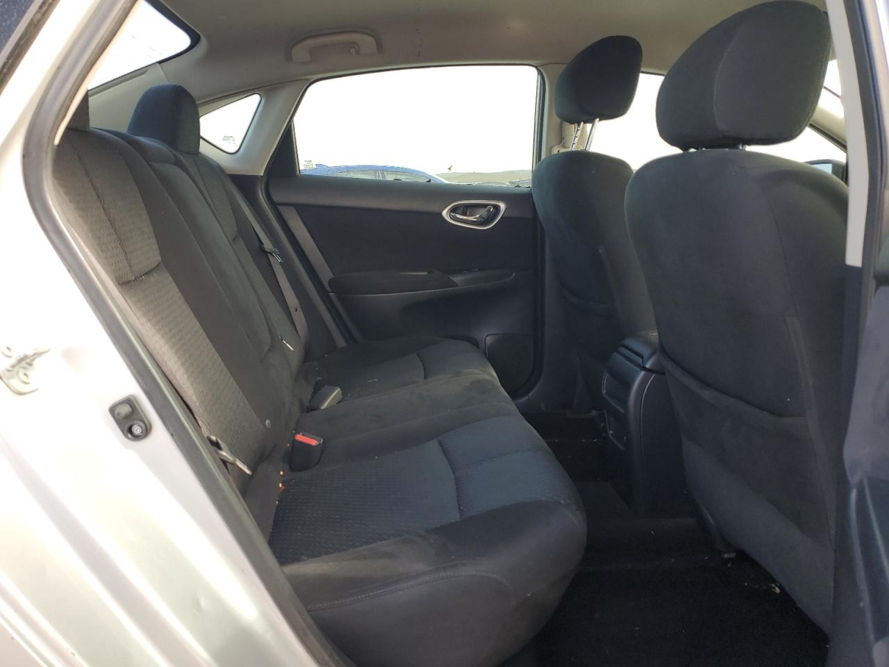 2014 Nissan Sentra - Image 10