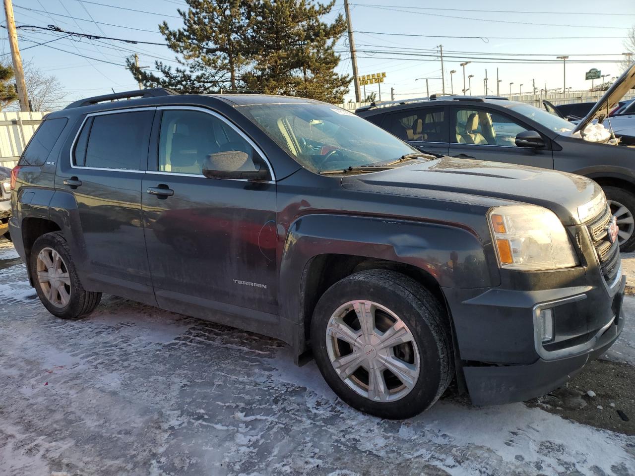 2017 GMC Terrain - Image 4