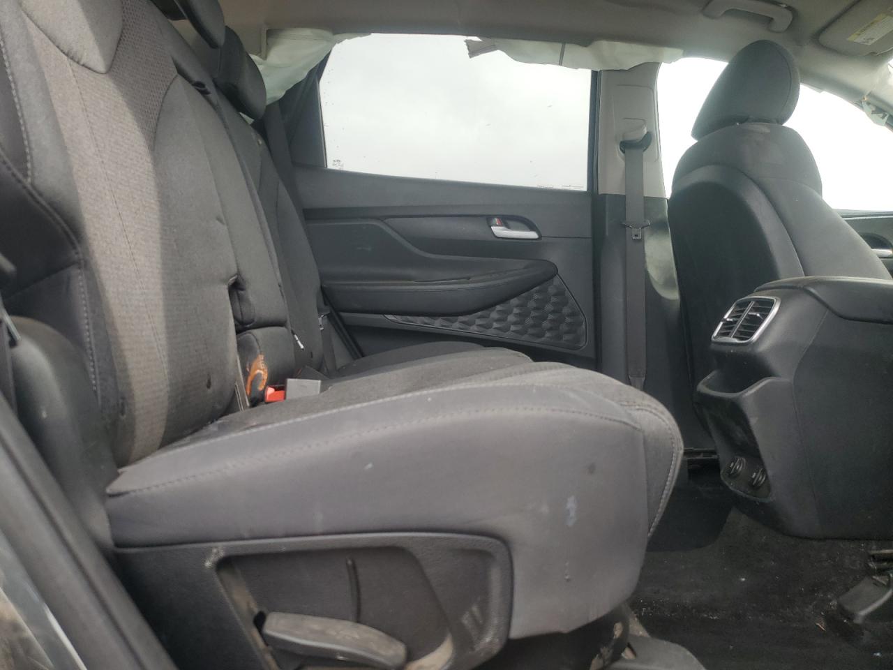 2019 Hyundai Santa Fe - Image 11