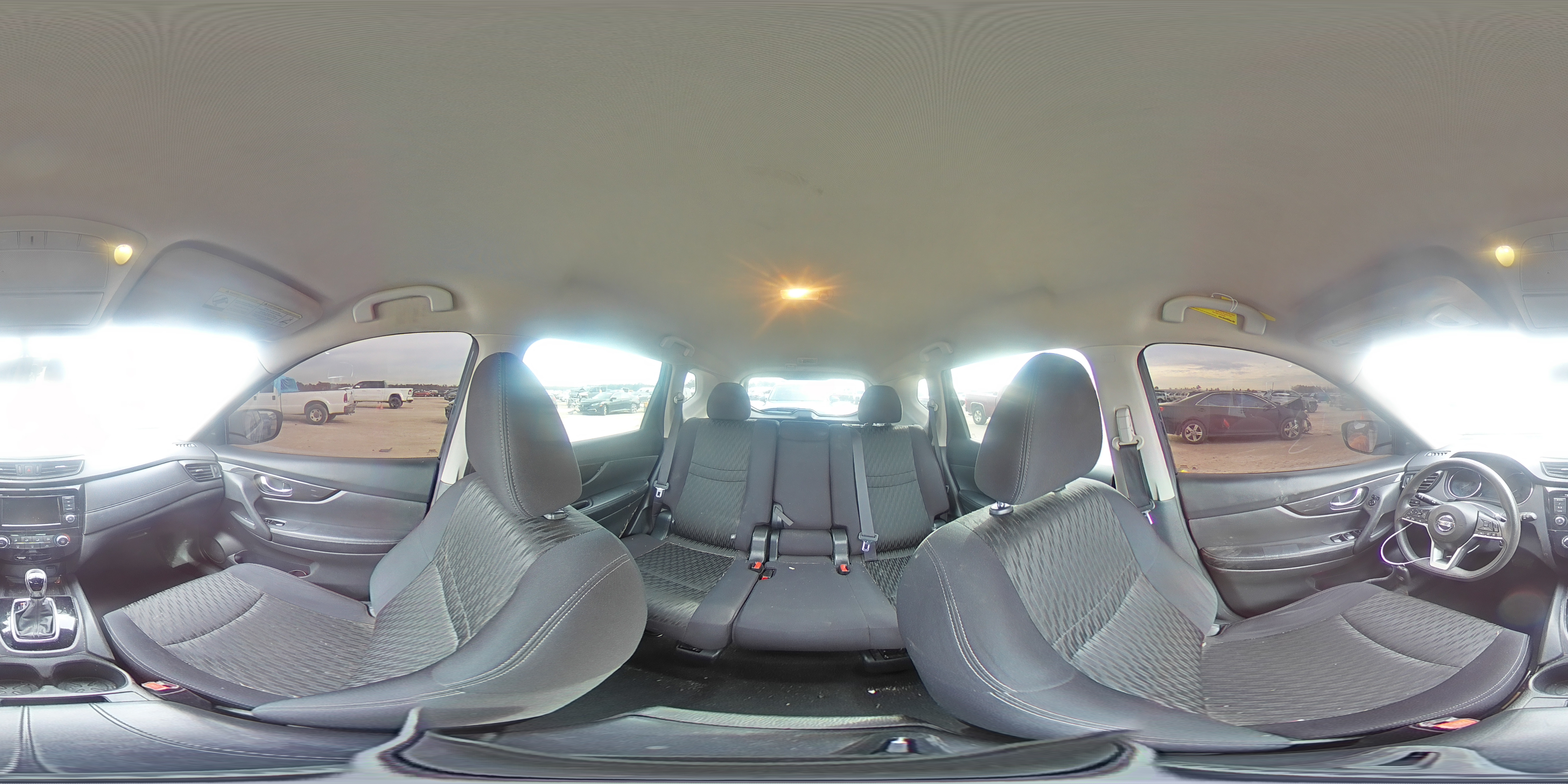 2018 Nissan Rogue - Image 14