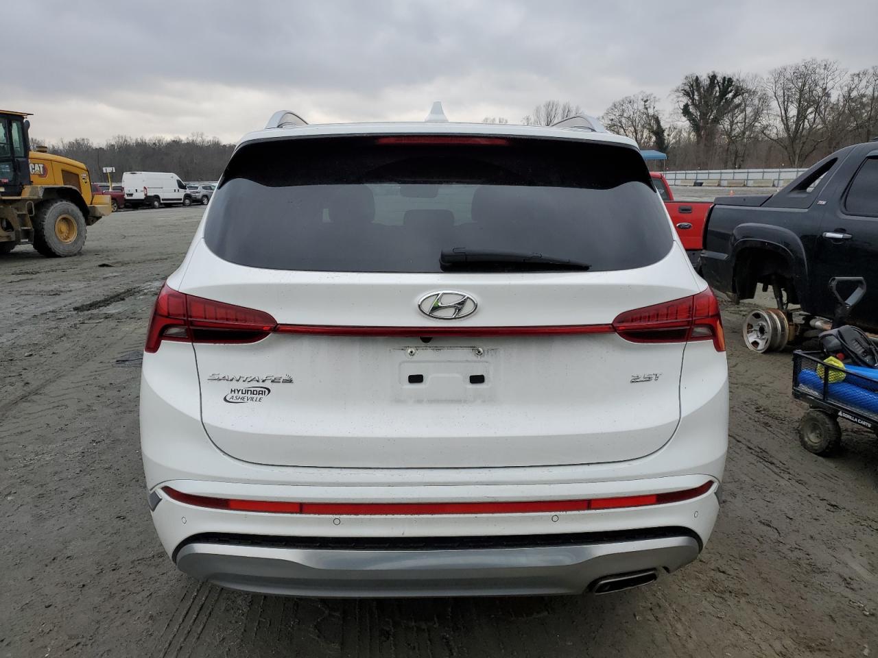 2022 Hyundai Santa Fe - Image 6