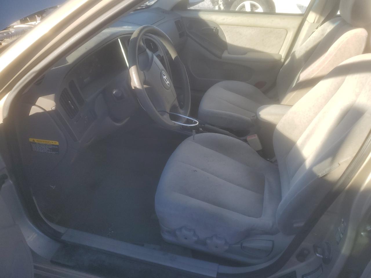 2006 Hyundai Elantra - Image 7