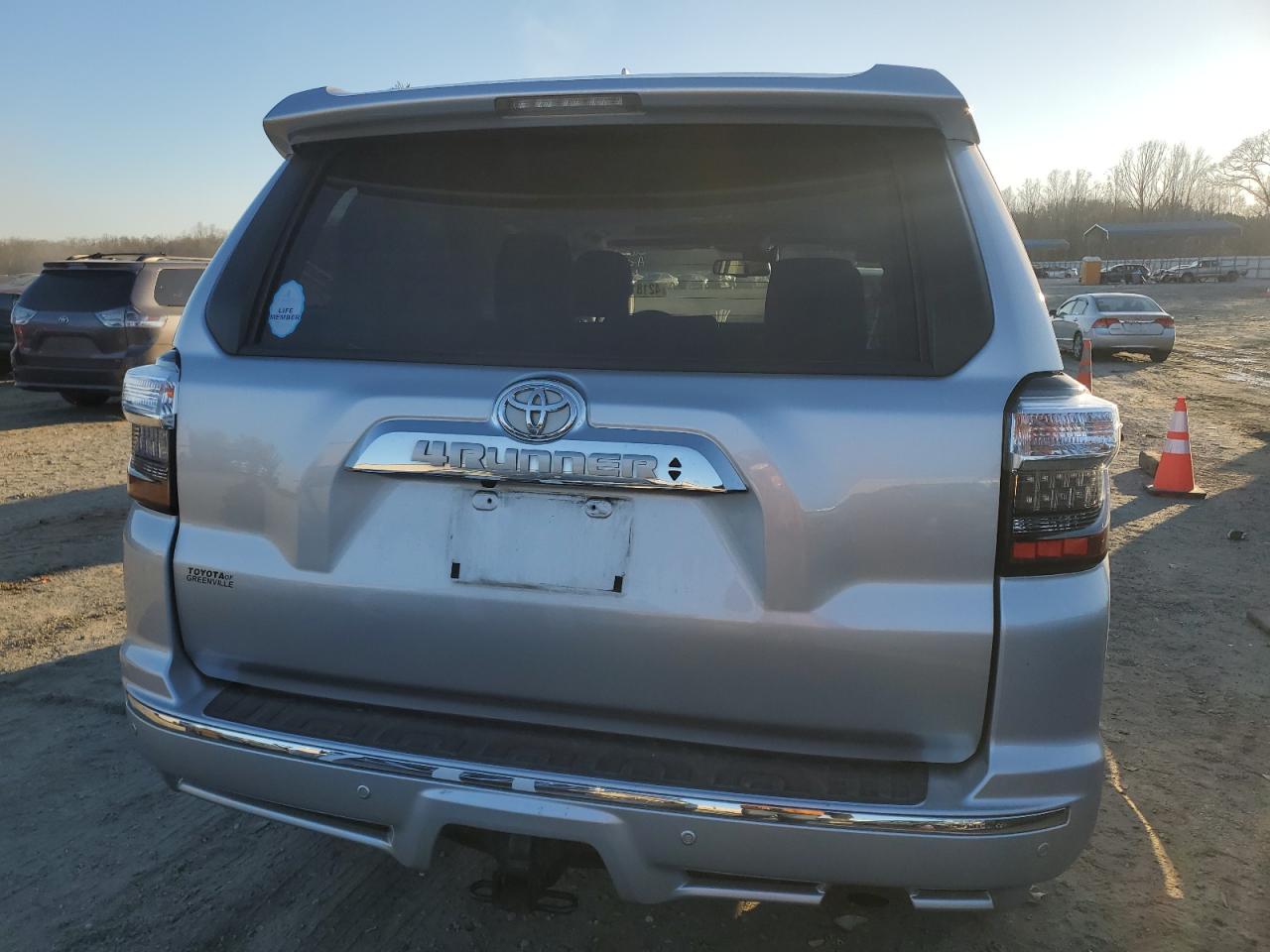 2020 Toyota 4Runner - Image 6