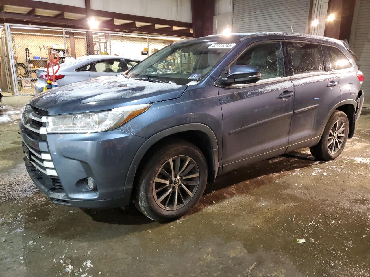 2019 Toyota Highlander - Image 1