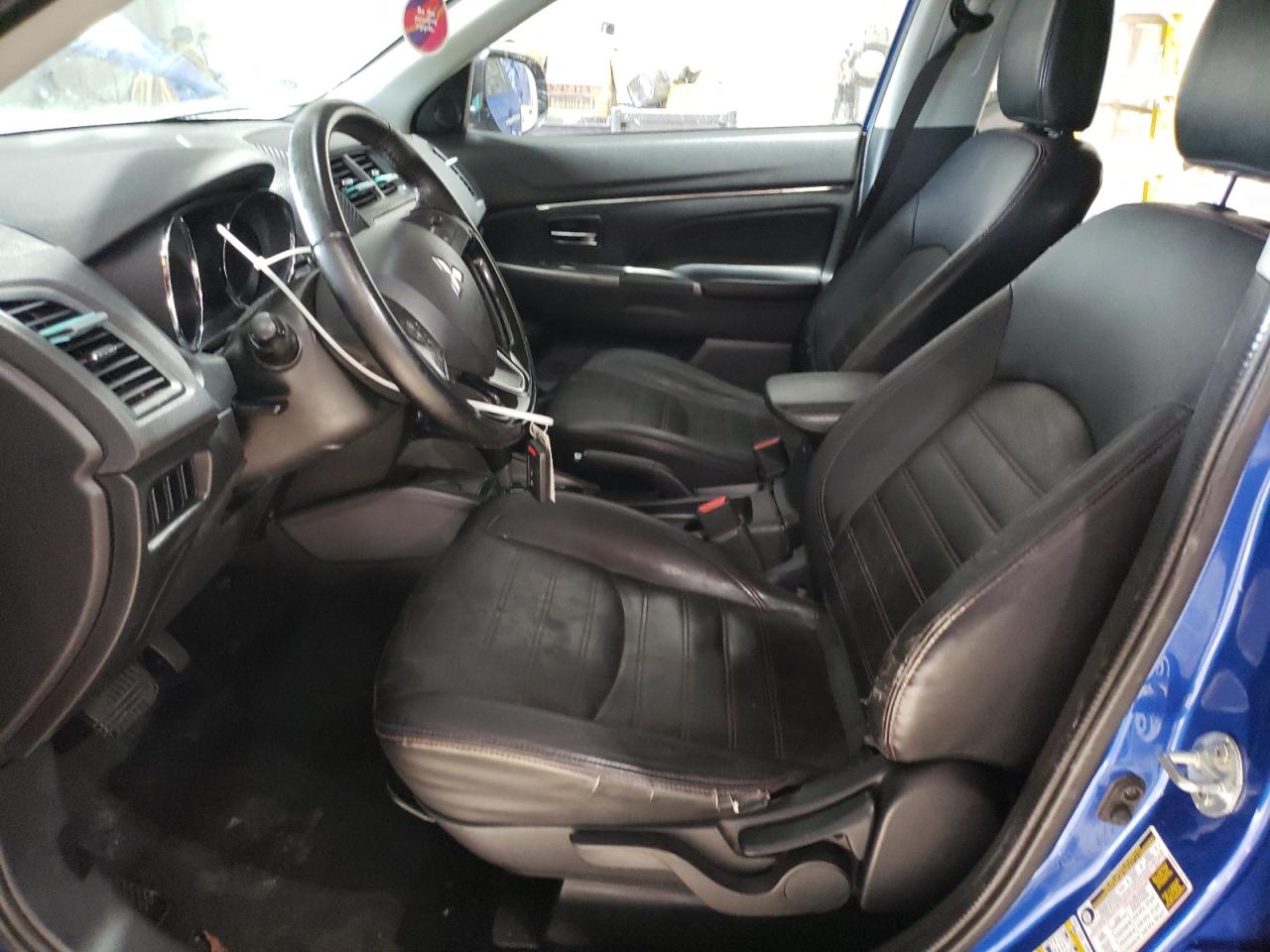 2018 Mitsubishi Outlander - Image 7