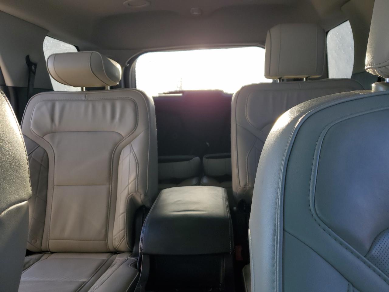 2018 Ford Explorer - Image 10