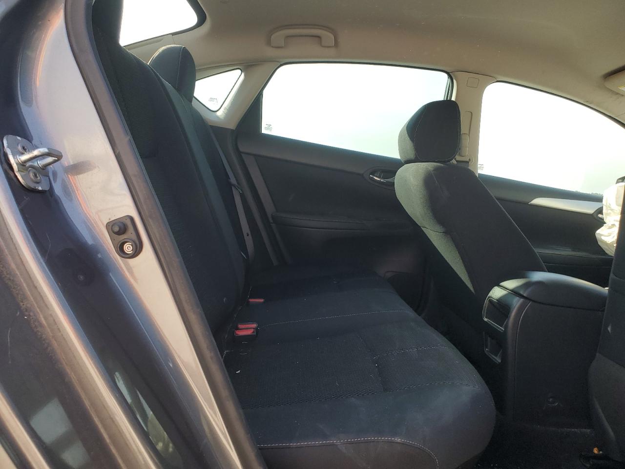 2016 Nissan Sentra - Image 11