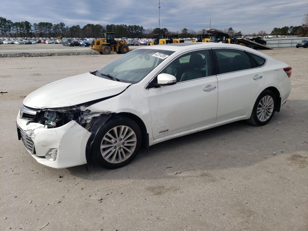 2013 Toyota Avalon - Image 1