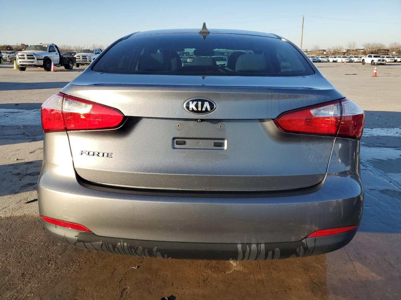 2016 Kia Forte - Image 6