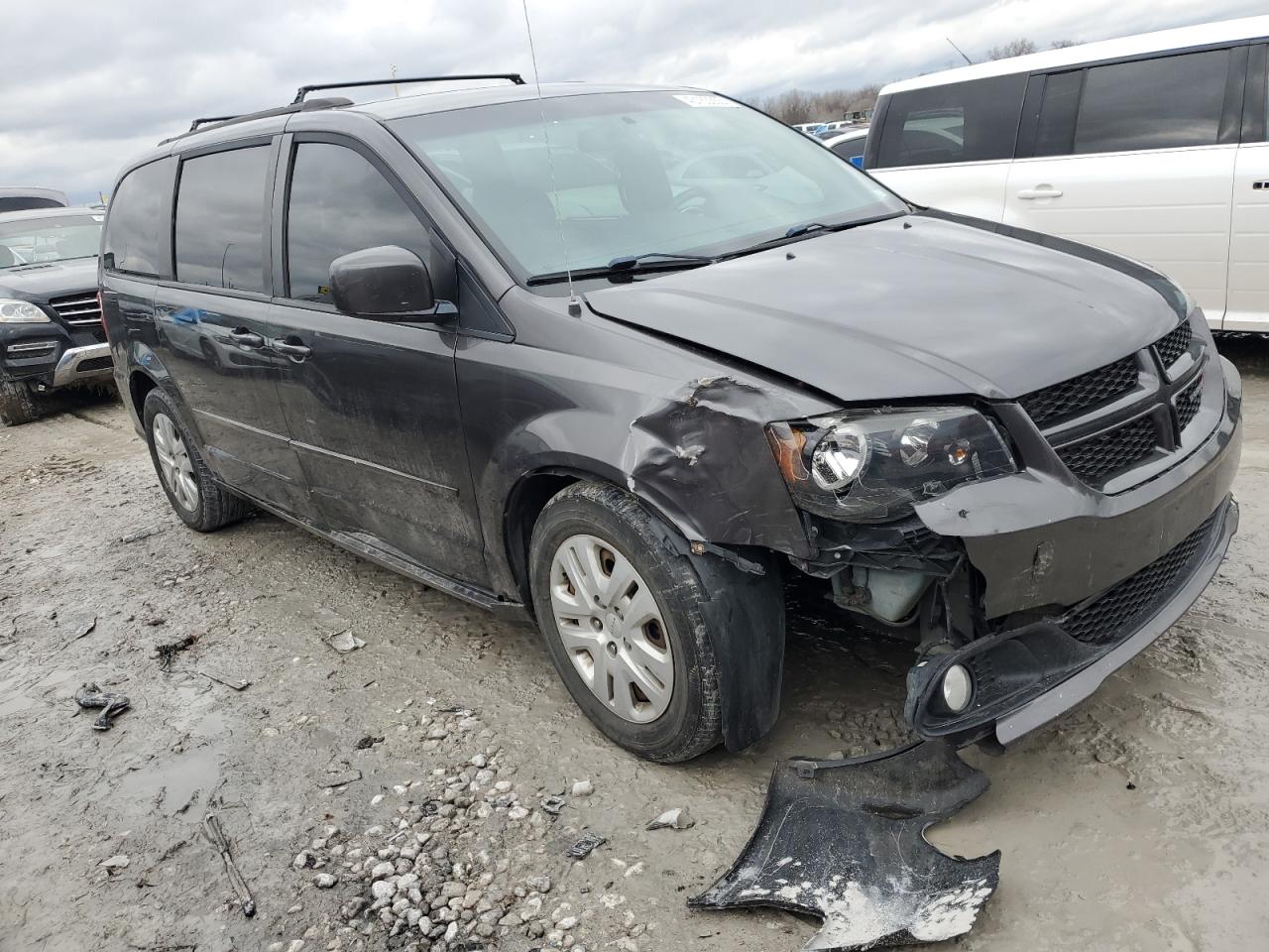2017 Dodge Caravan - Image 4