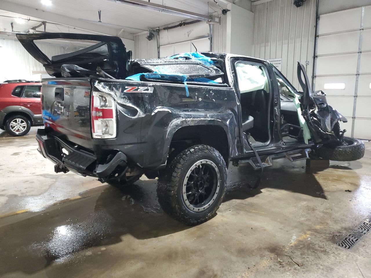 2017 Chevrolet Colorado - Image 3