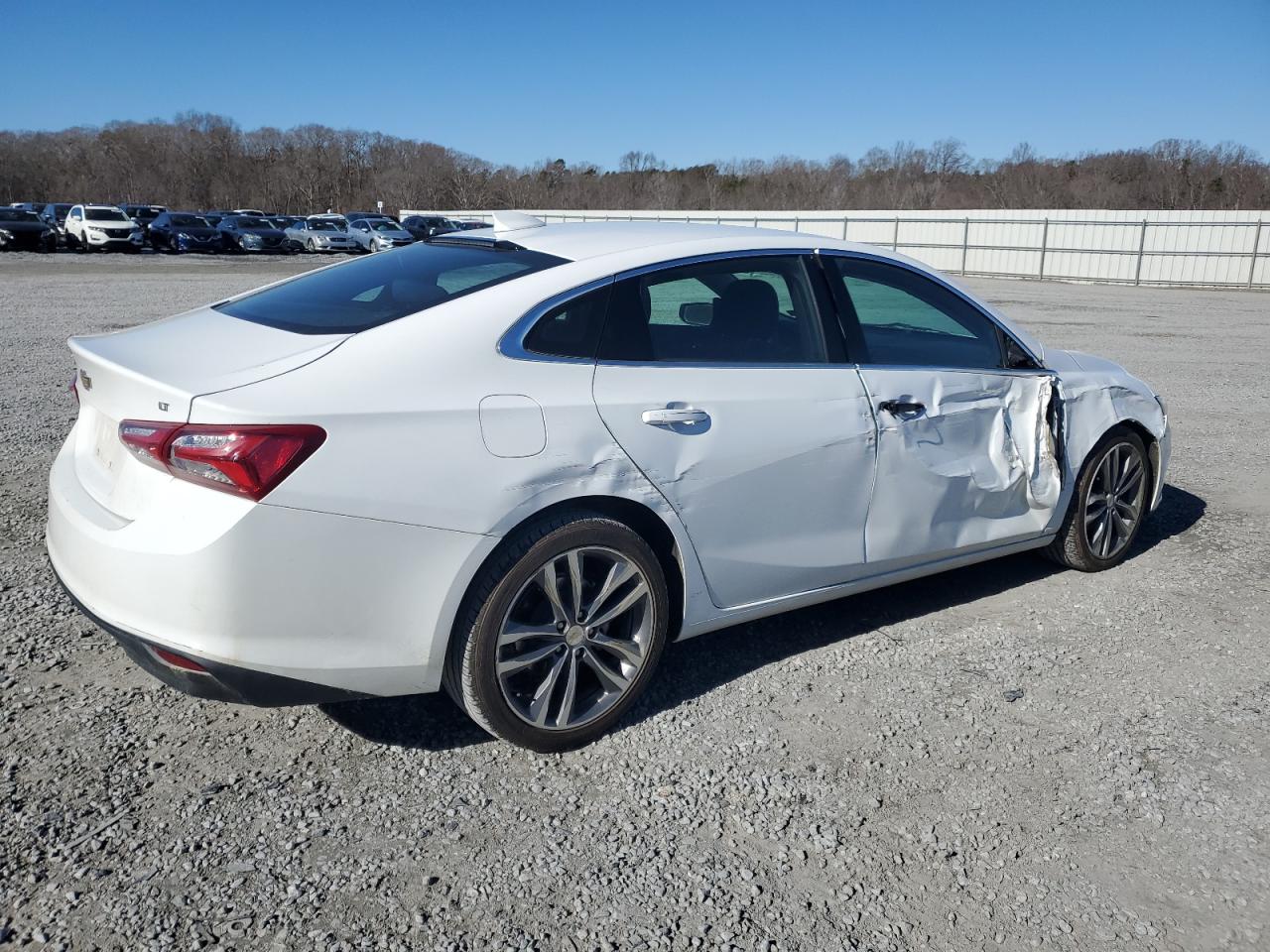 2022 Chevrolet Malibu - Image 3
