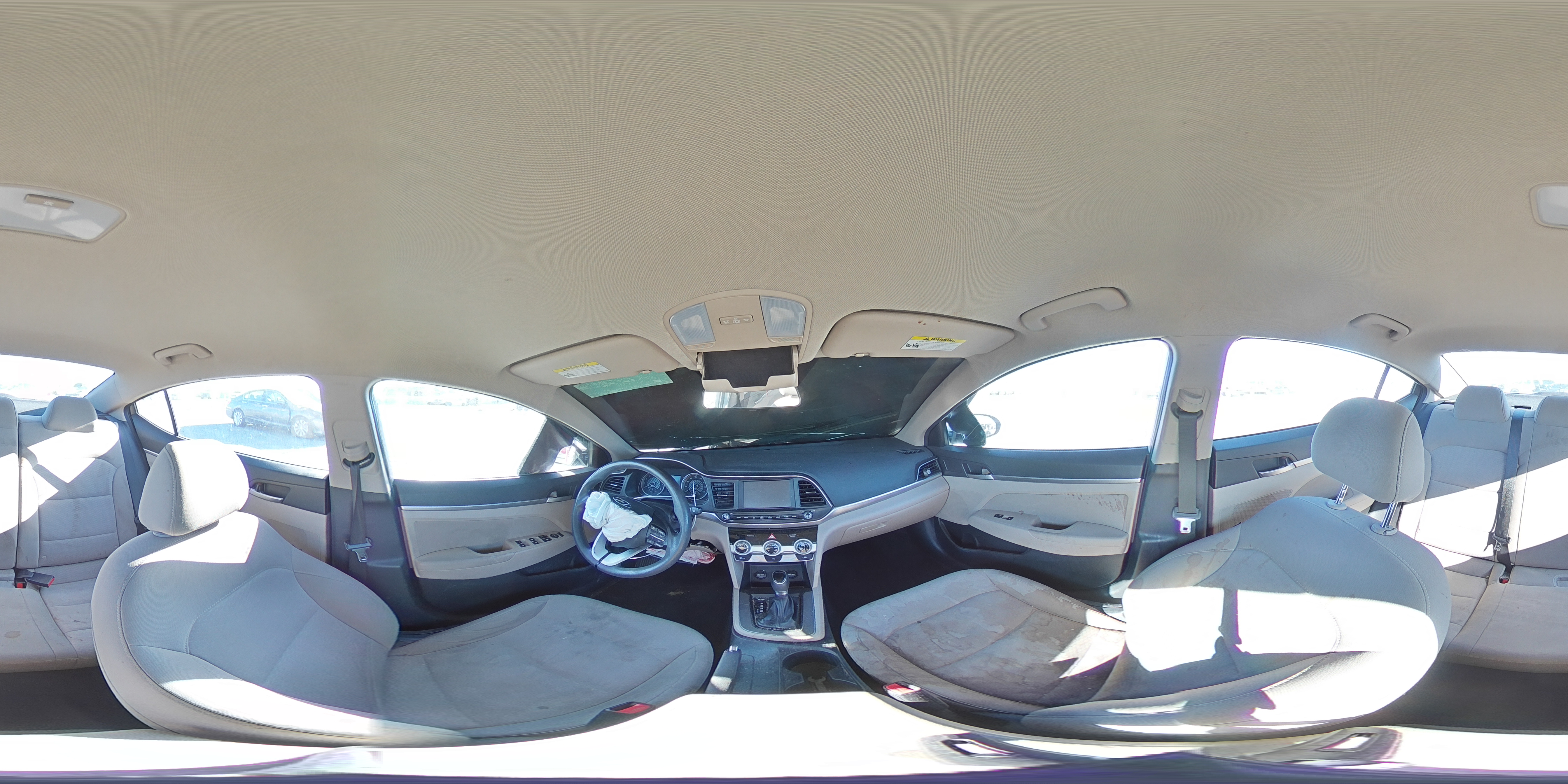 2019 Hyundai Elantra - Image 13