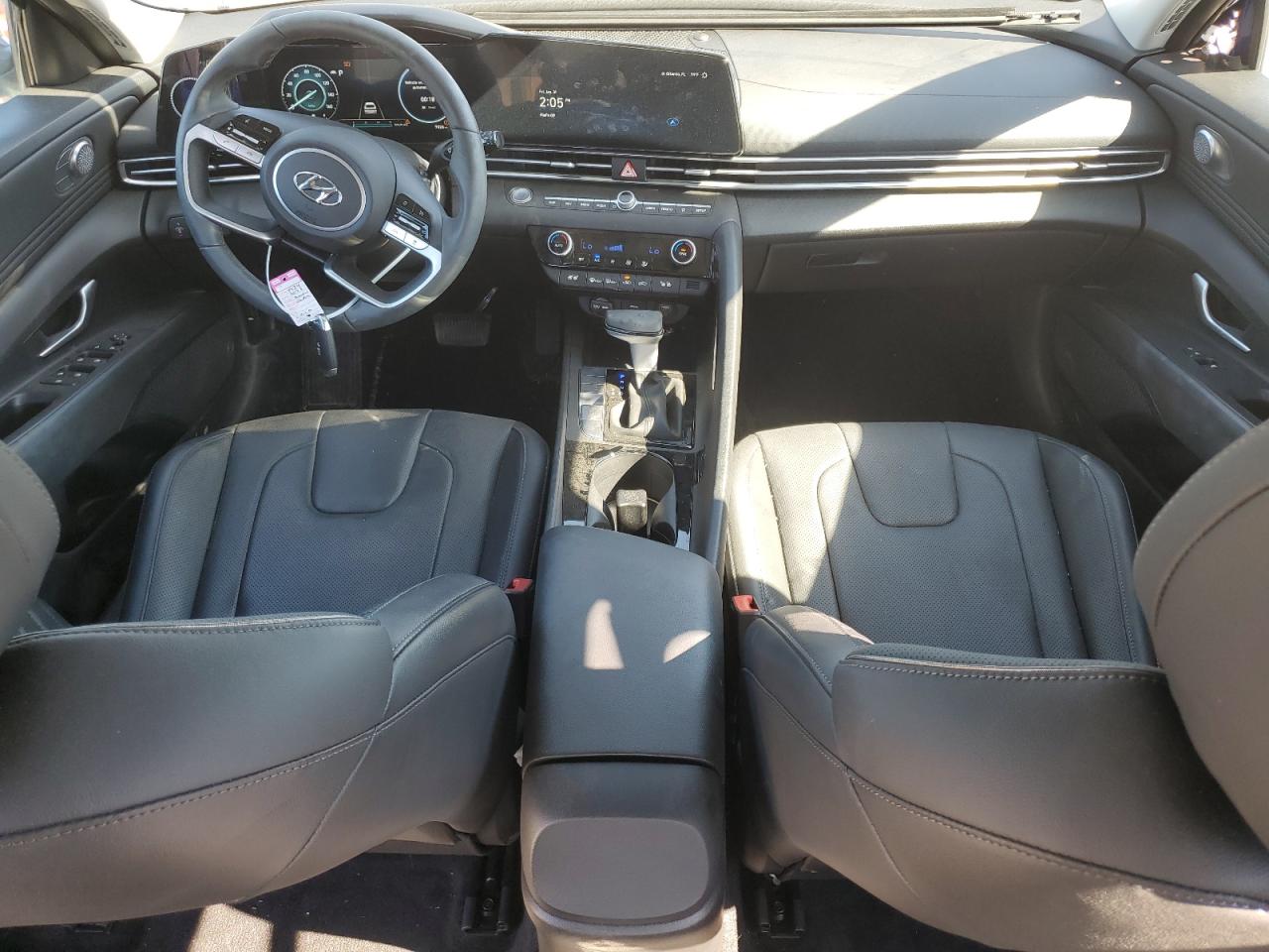 2023 Hyundai Elantra - Image 8