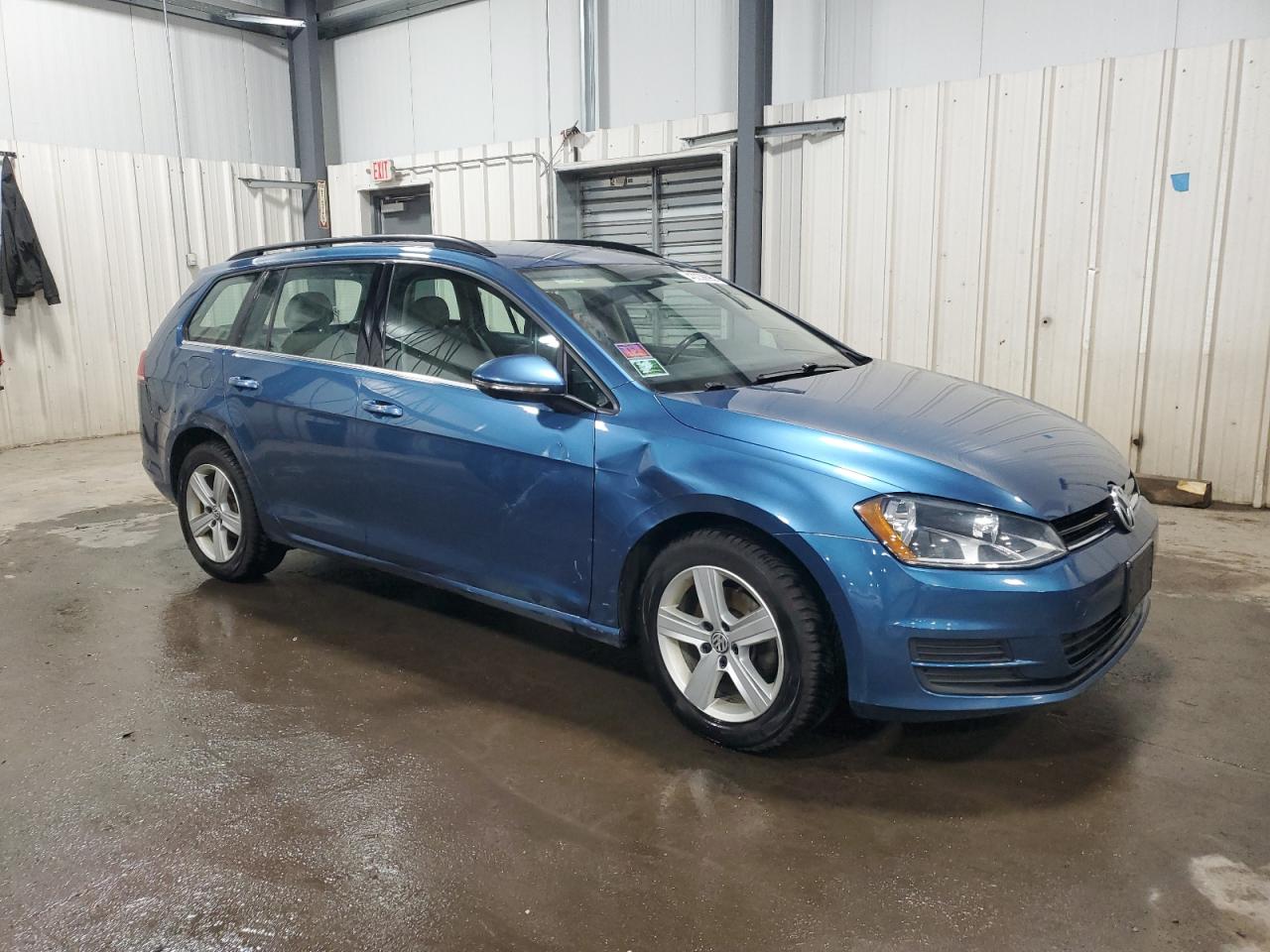 2015 Volkswagen Golf - Image 4