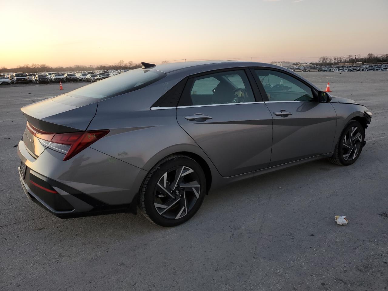 2024 Hyundai Elantra - Image 3