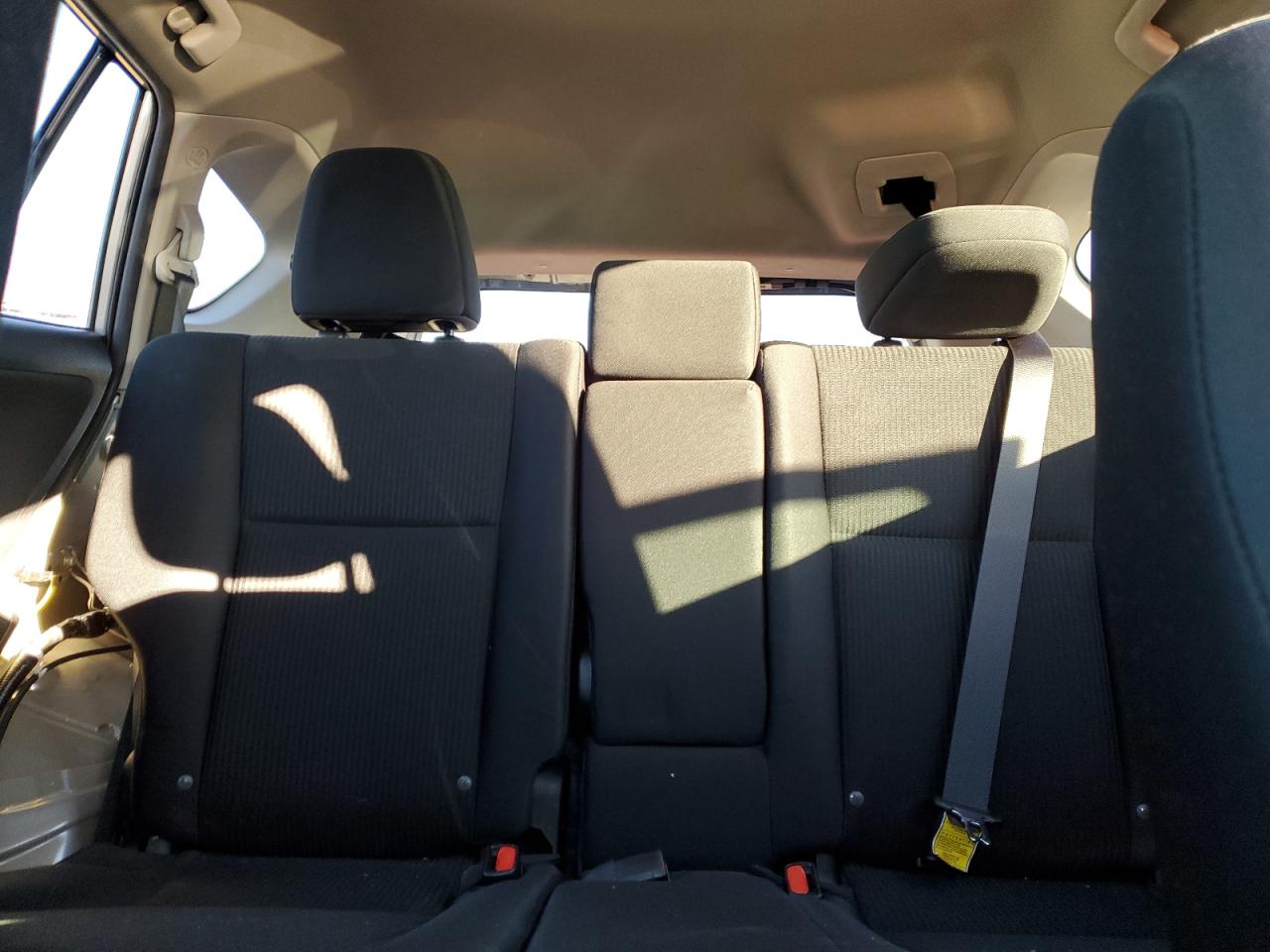 2017 Toyota RAV 4 - Image 10