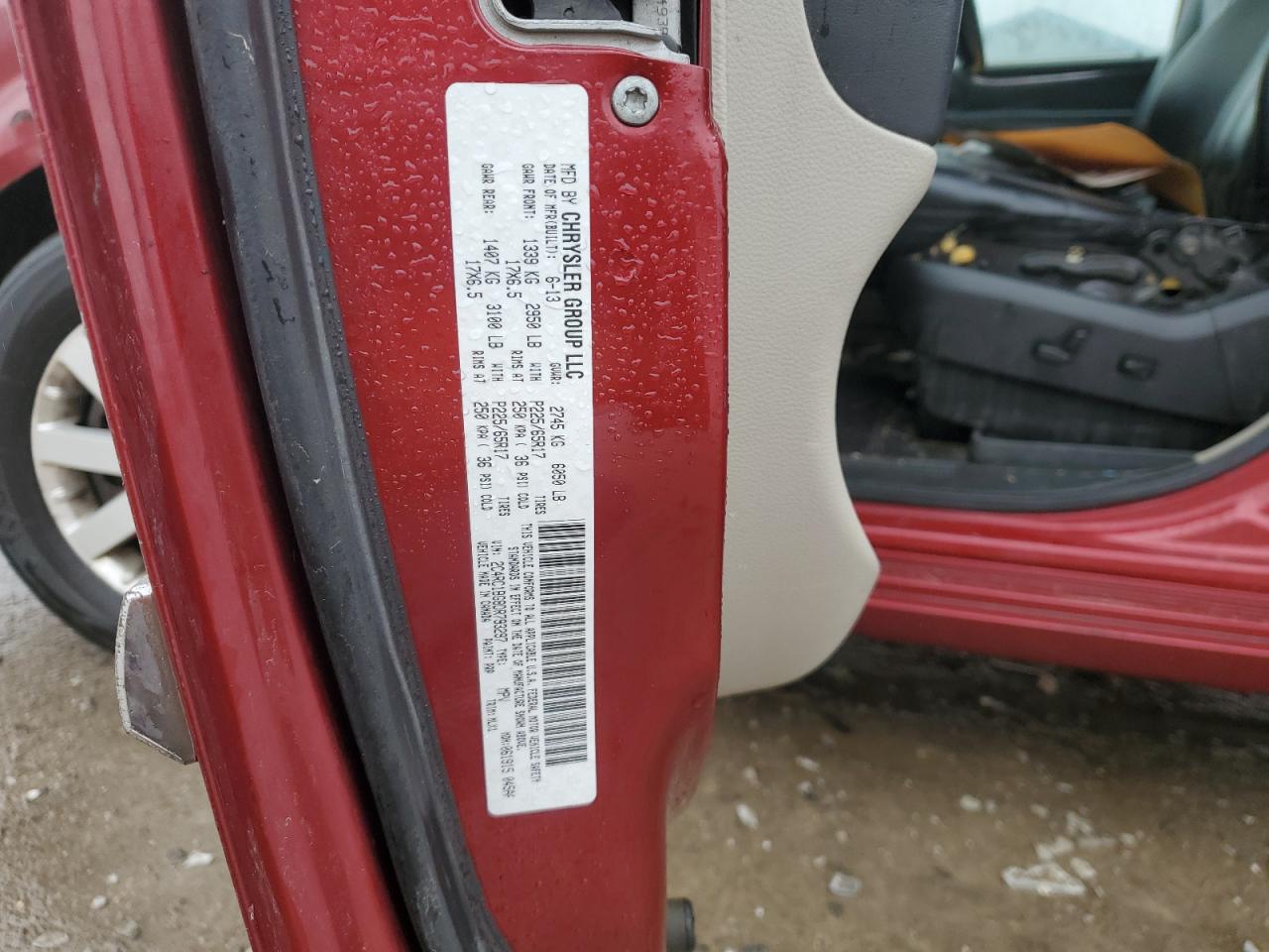 2013 Chrysler Town & Country - Image 12