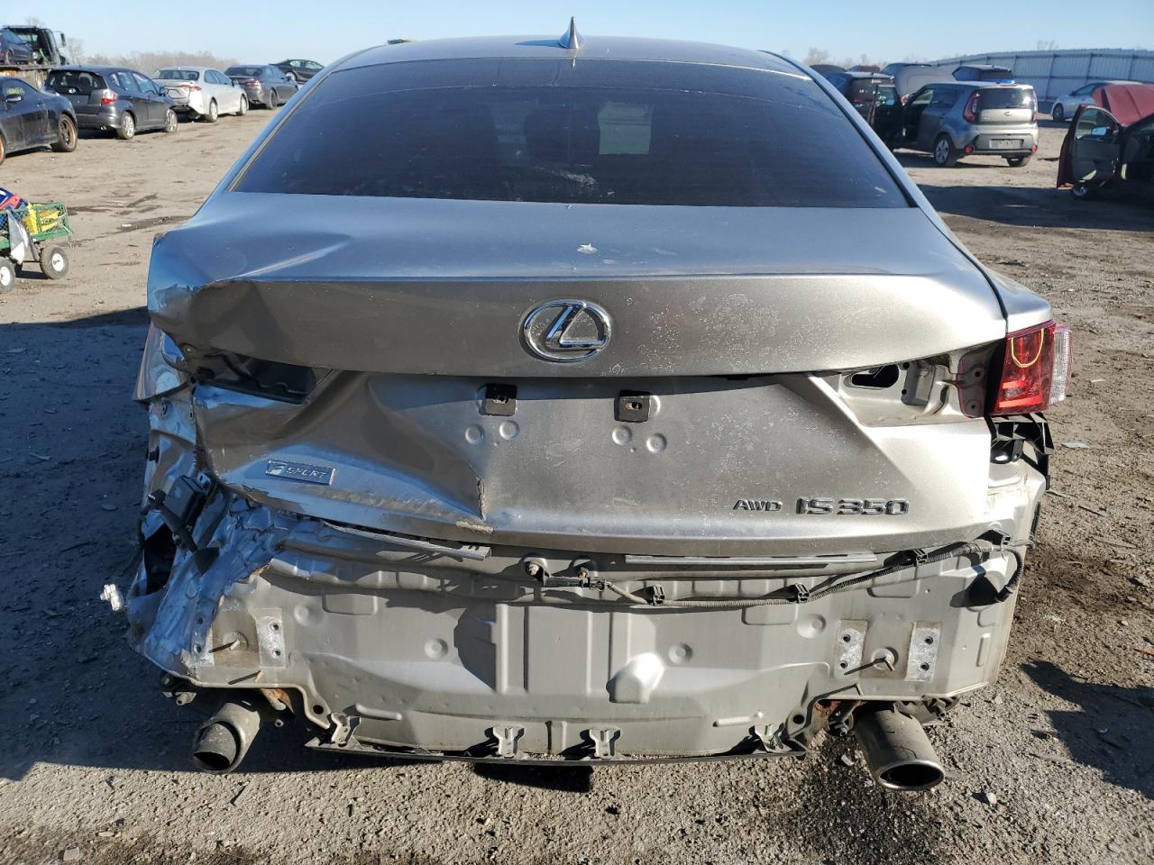 2016 Lexus IS - Image 6