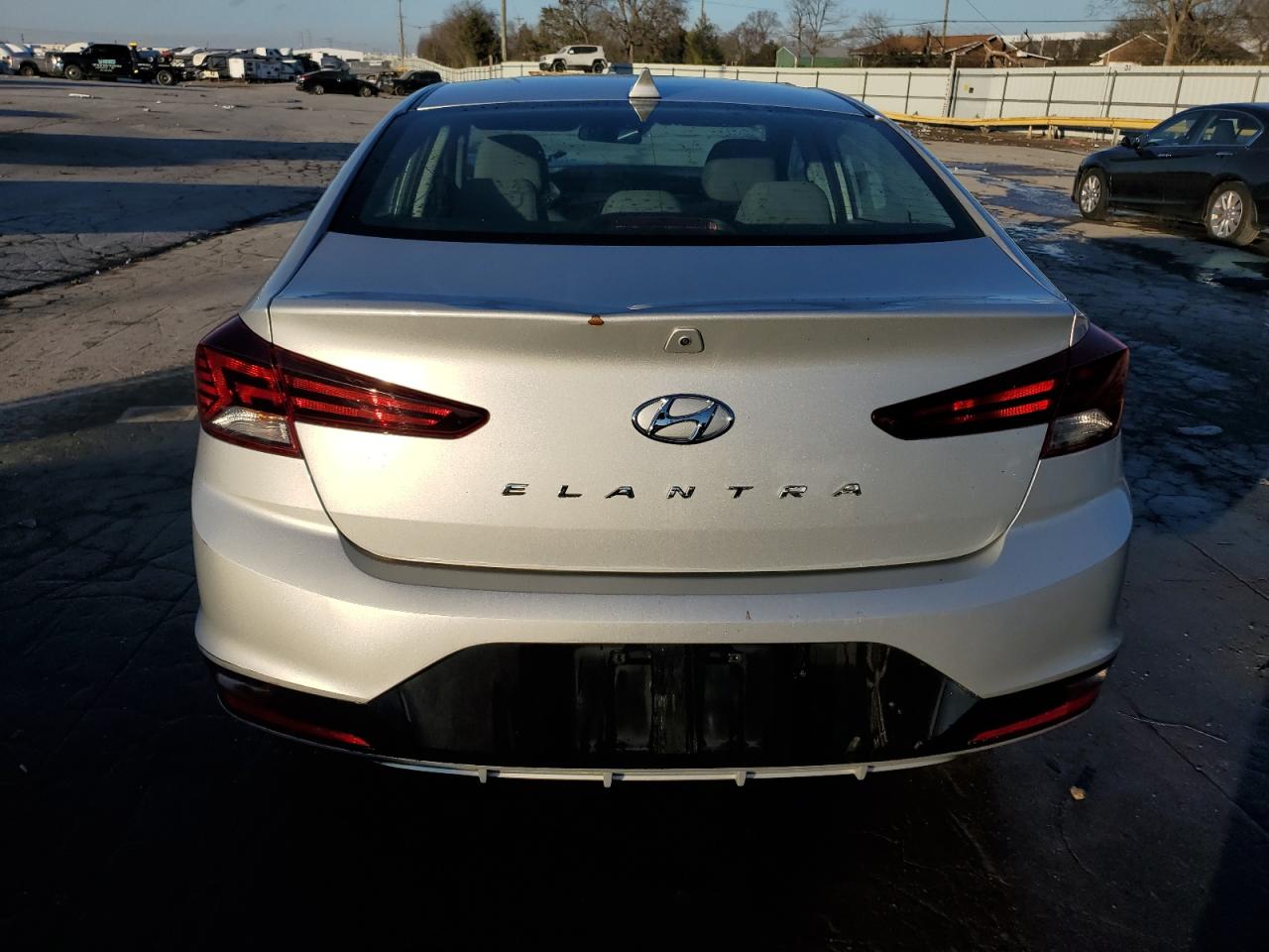 2019 Hyundai Elantra - Image 6