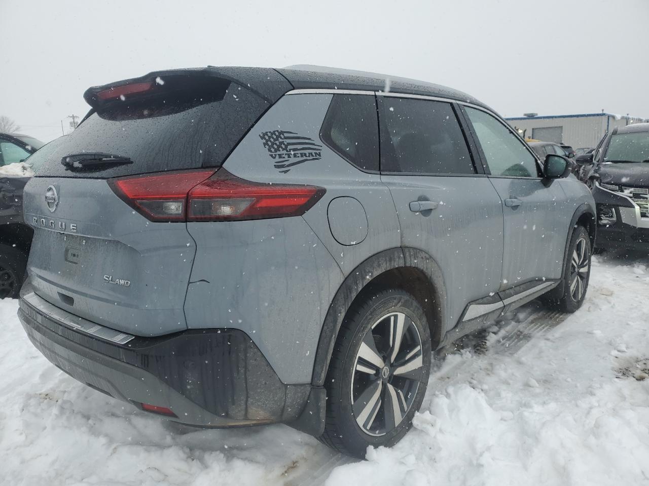 2021 Nissan Rogue - Image 3