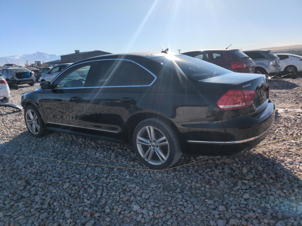 2014 Volkswagen Passat - Image 2