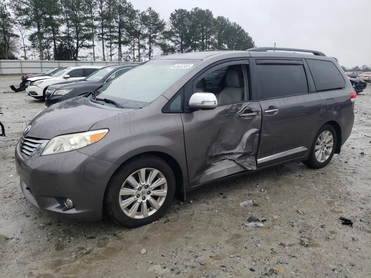 2013 Toyota Sienna - Image 1