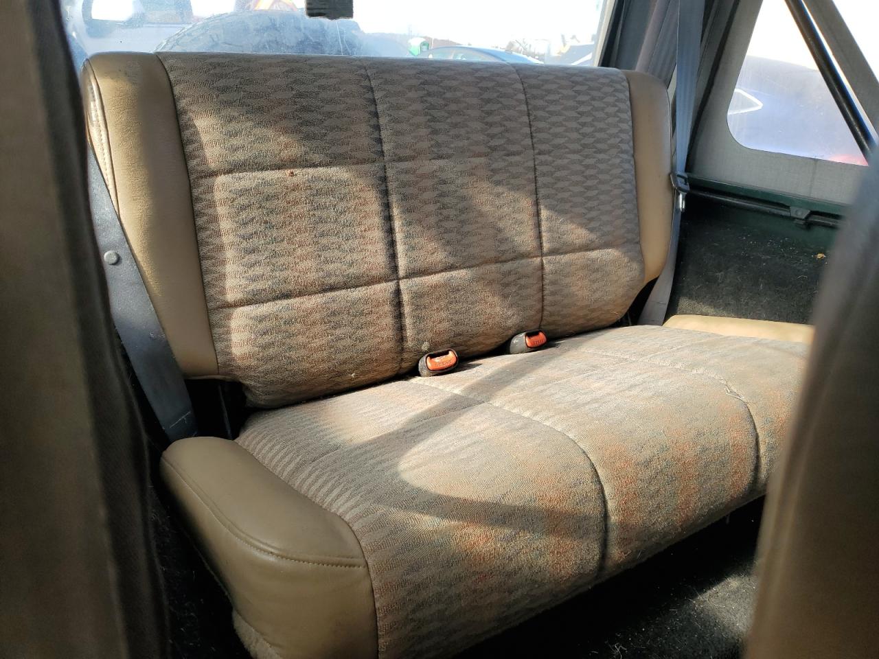 1999 Jeep Wrangler / Tj Sport VIN: 1J4FY19S2XP433702 Lot: 41788195