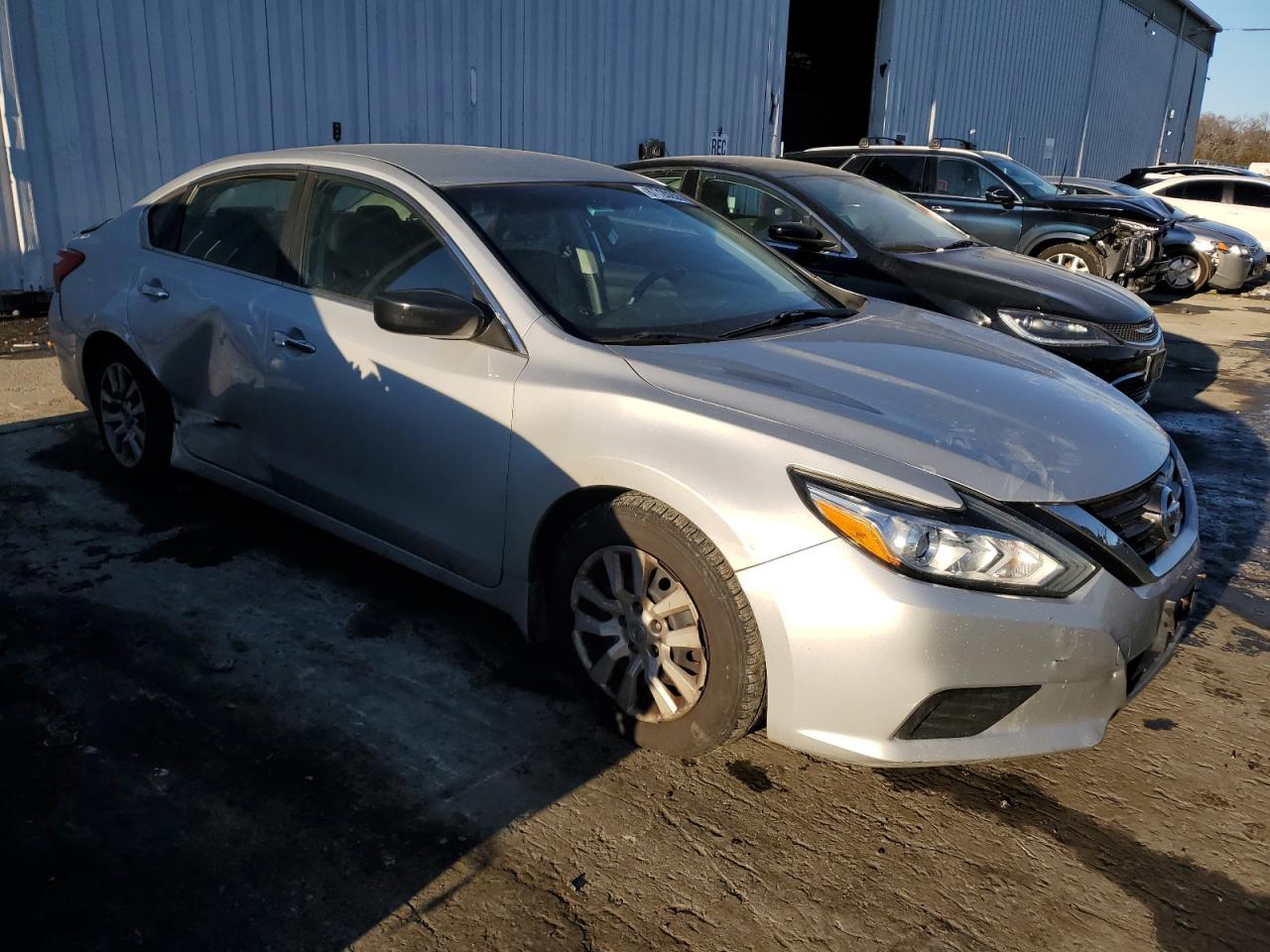 2017 Nissan Altima - Image 4
