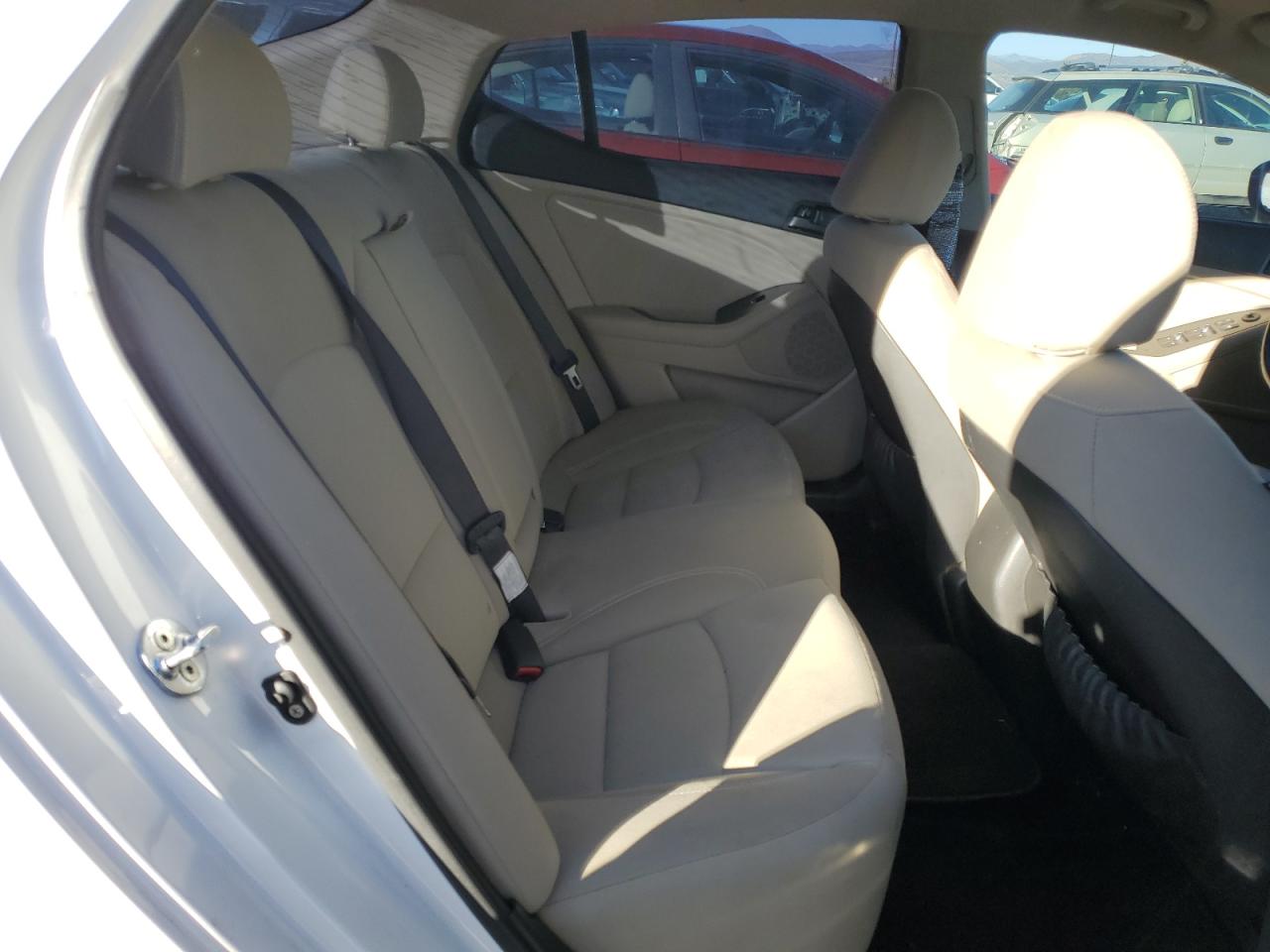2012 Kia Optima - Image 10