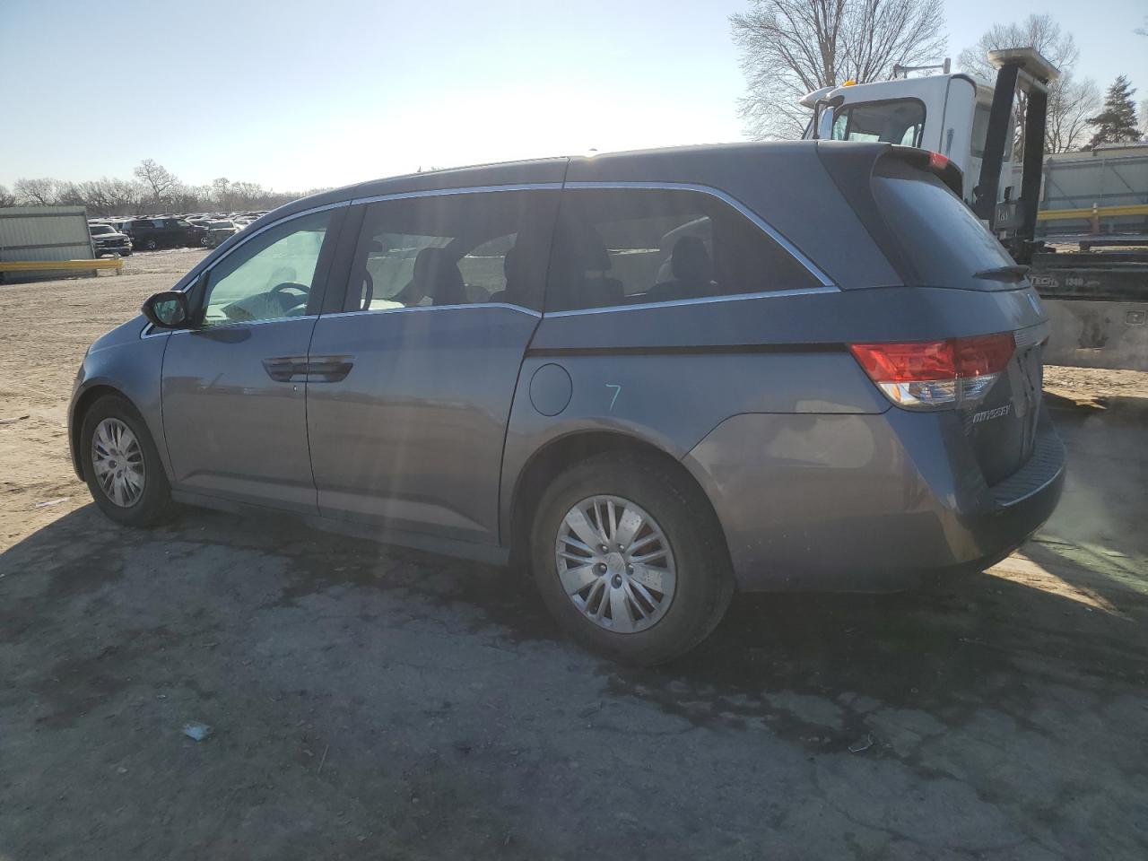 2015 Honda Odyssey - Image 2