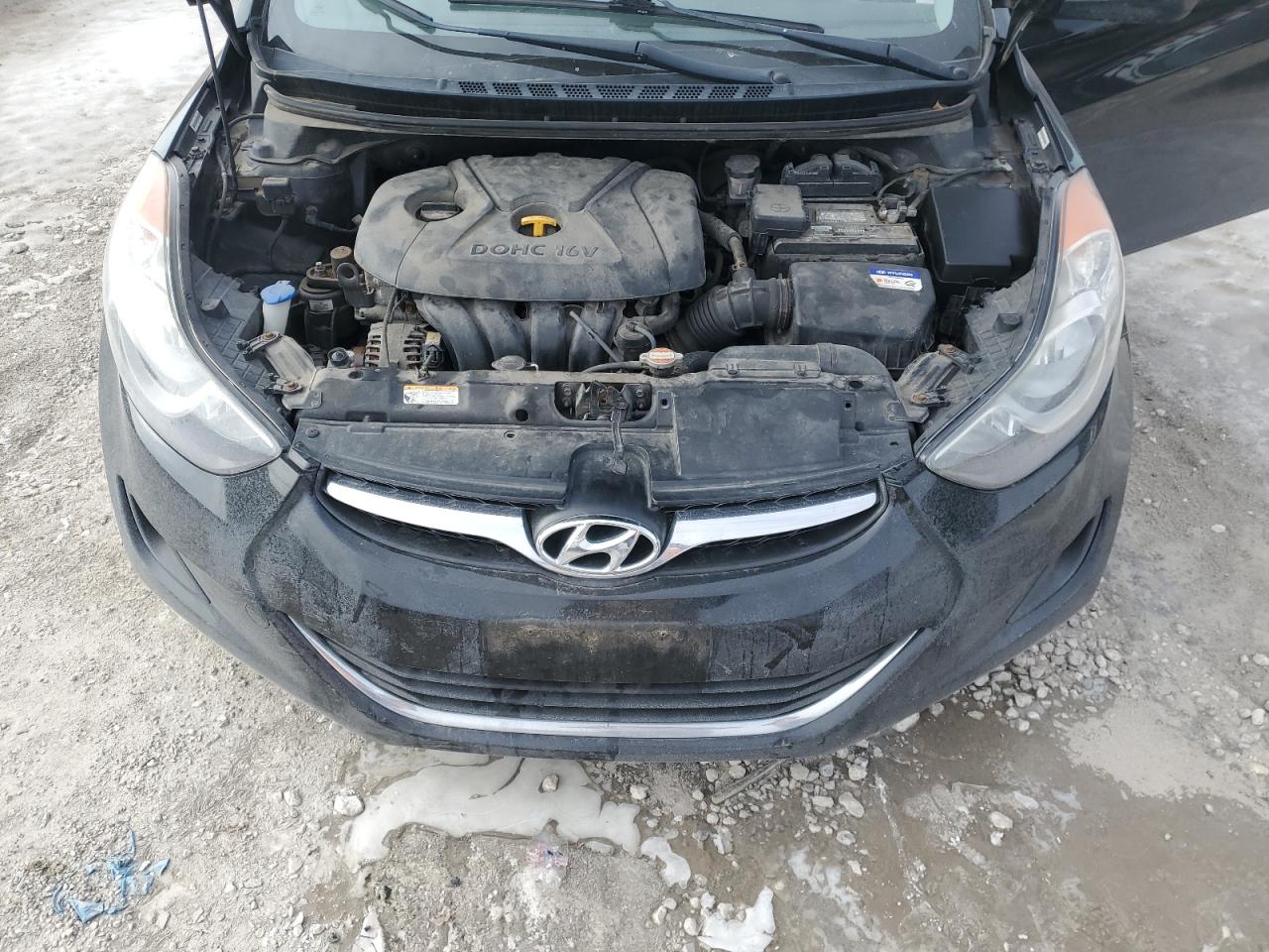 2011 Hyundai Elantra - Image 11