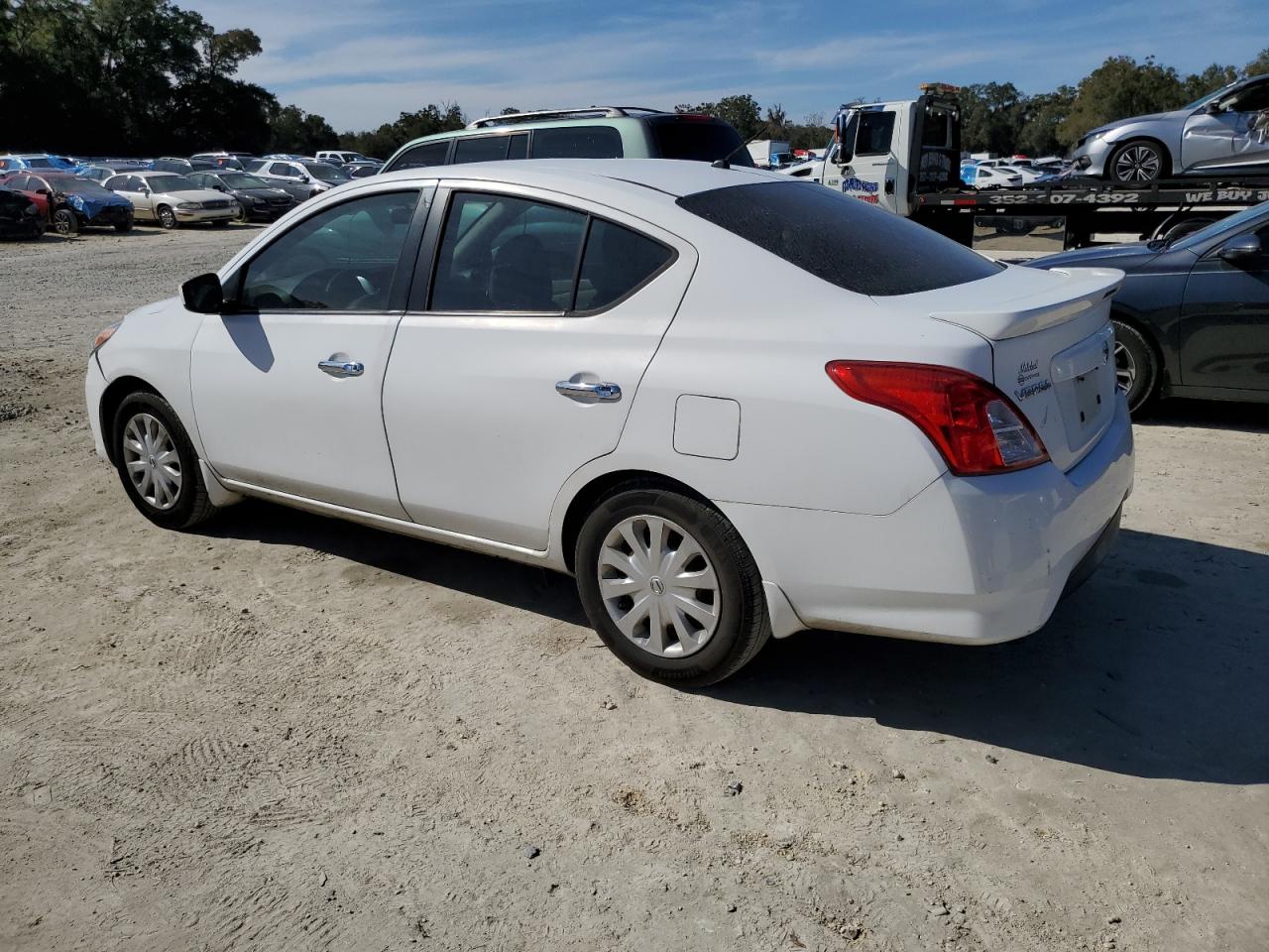 2015 Nissan Versa - Image 2
