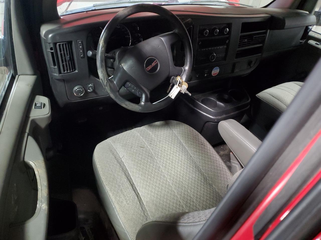 2015 GMC Savana - Image 8
