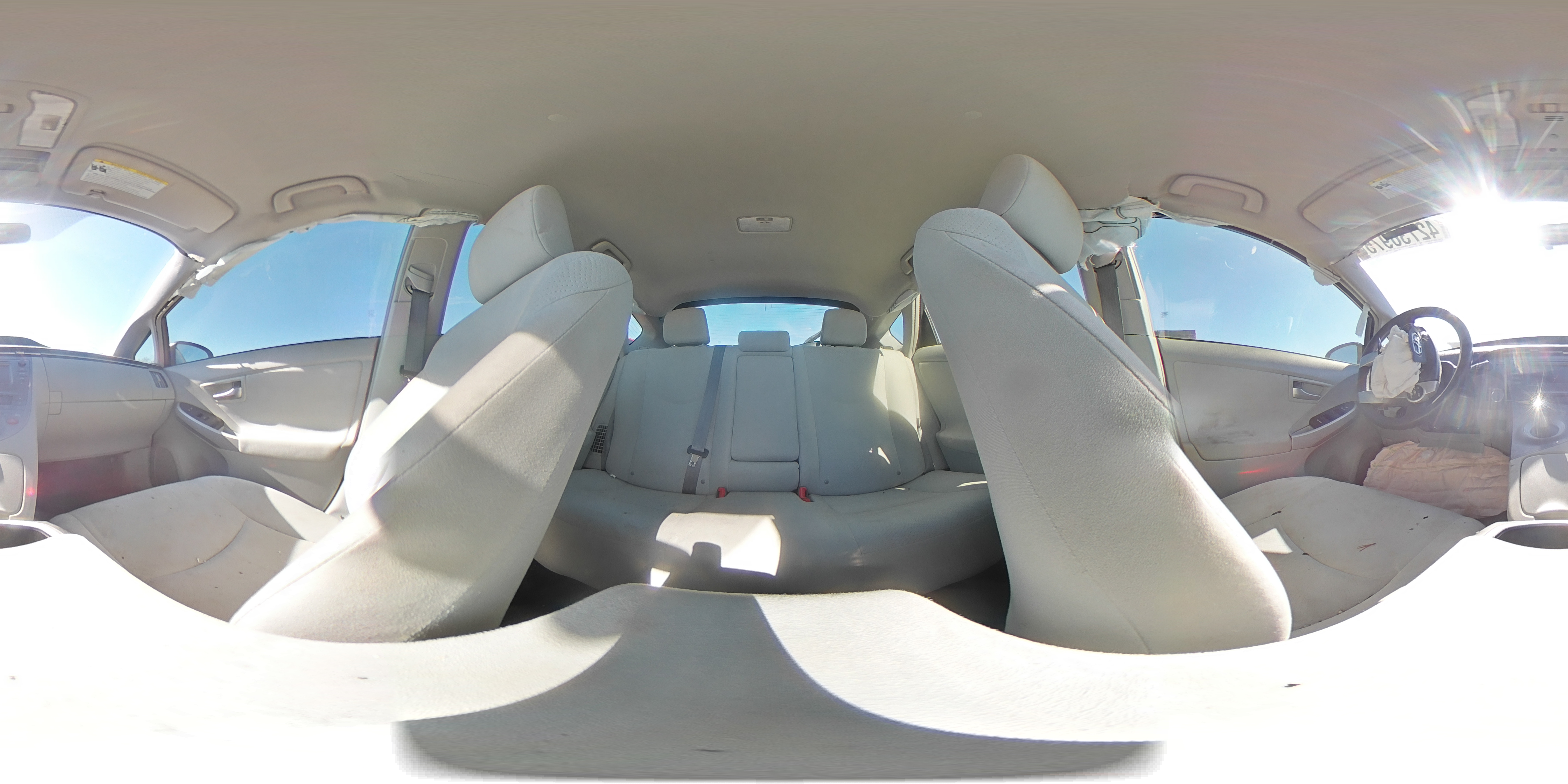 2012 Toyota Prius - Image 13