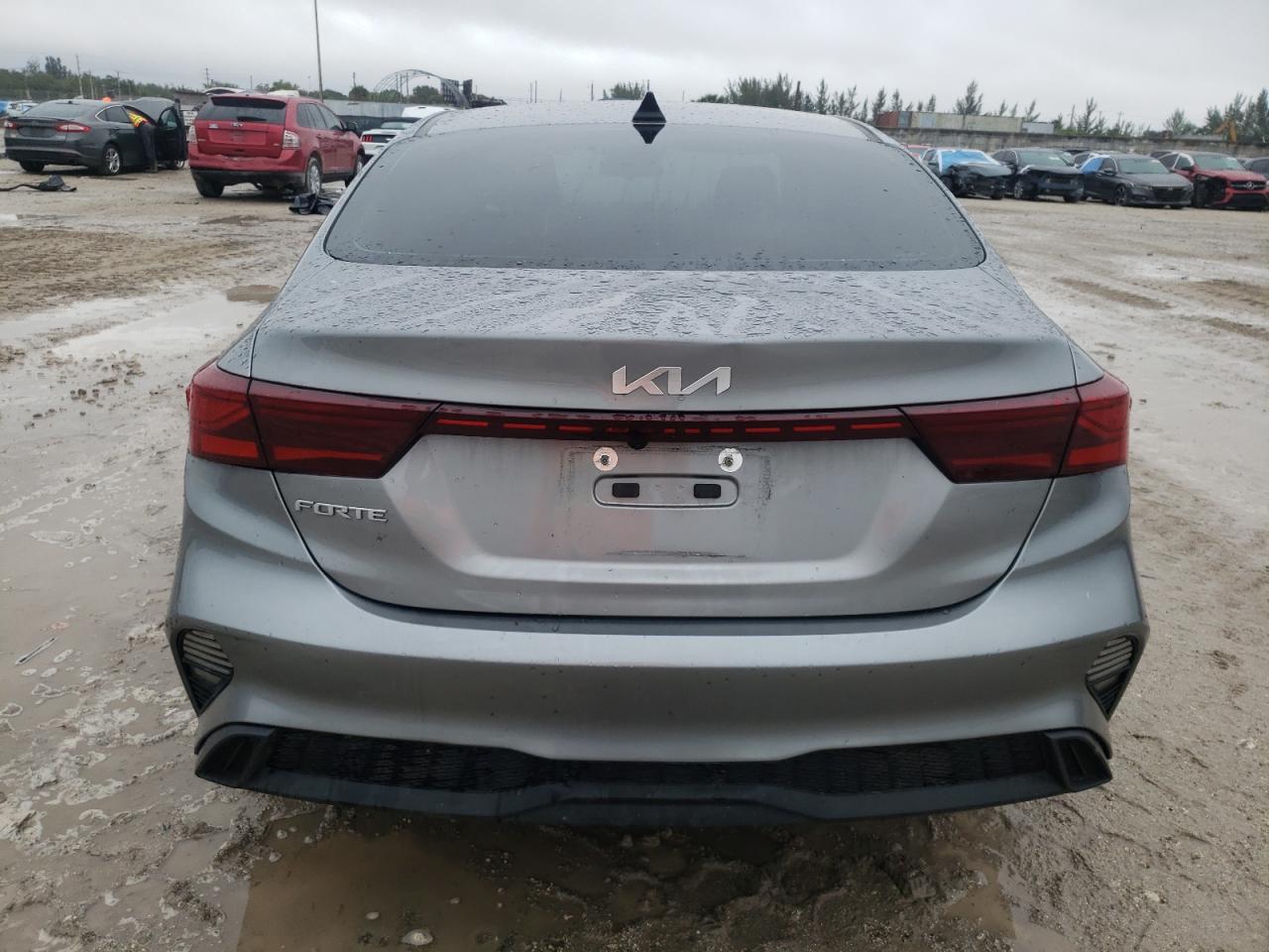 2022 Kia Forte - Image 6