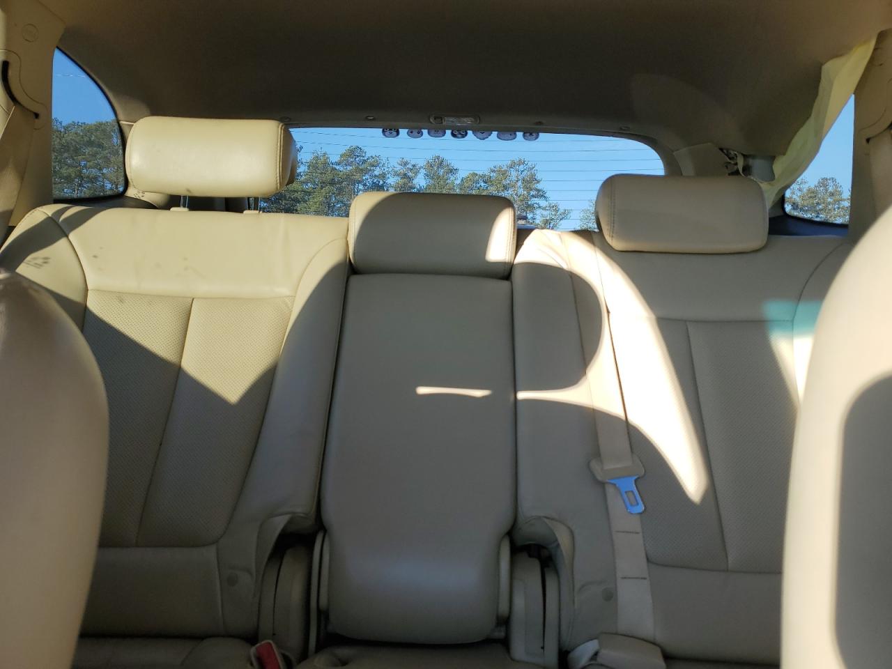 2009 Hyundai Santa Fe - Image 10