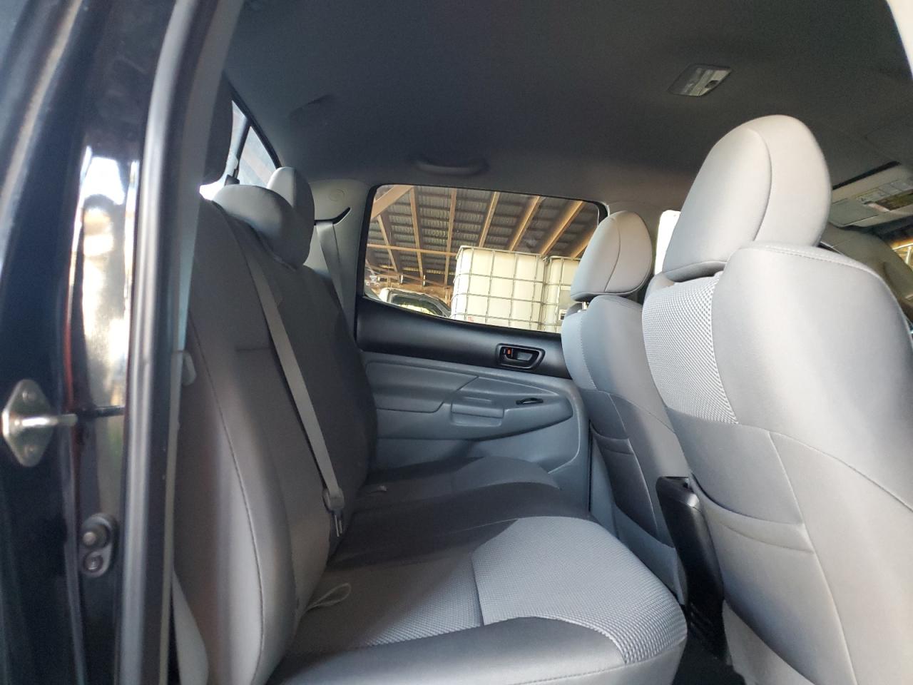 2014 Toyota Tacoma - Image 10