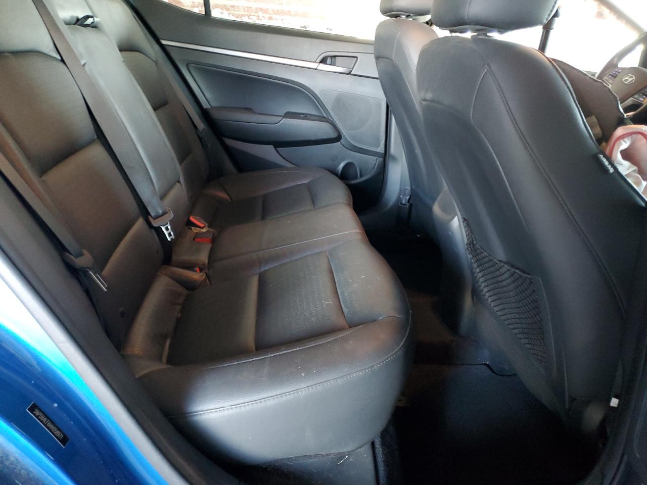 2017 Hyundai Elantra - Image 11